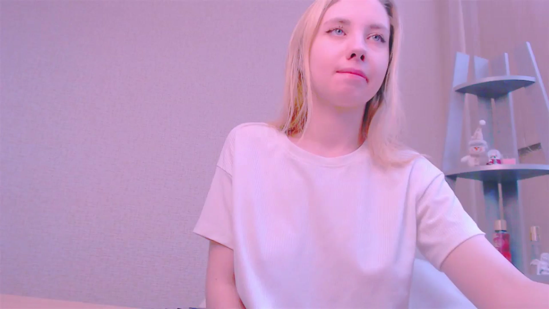 Gallery image thumbnail from AliceFire_'s myfreecams stream on, 01/28/2025, 10:56 image 5 of 20