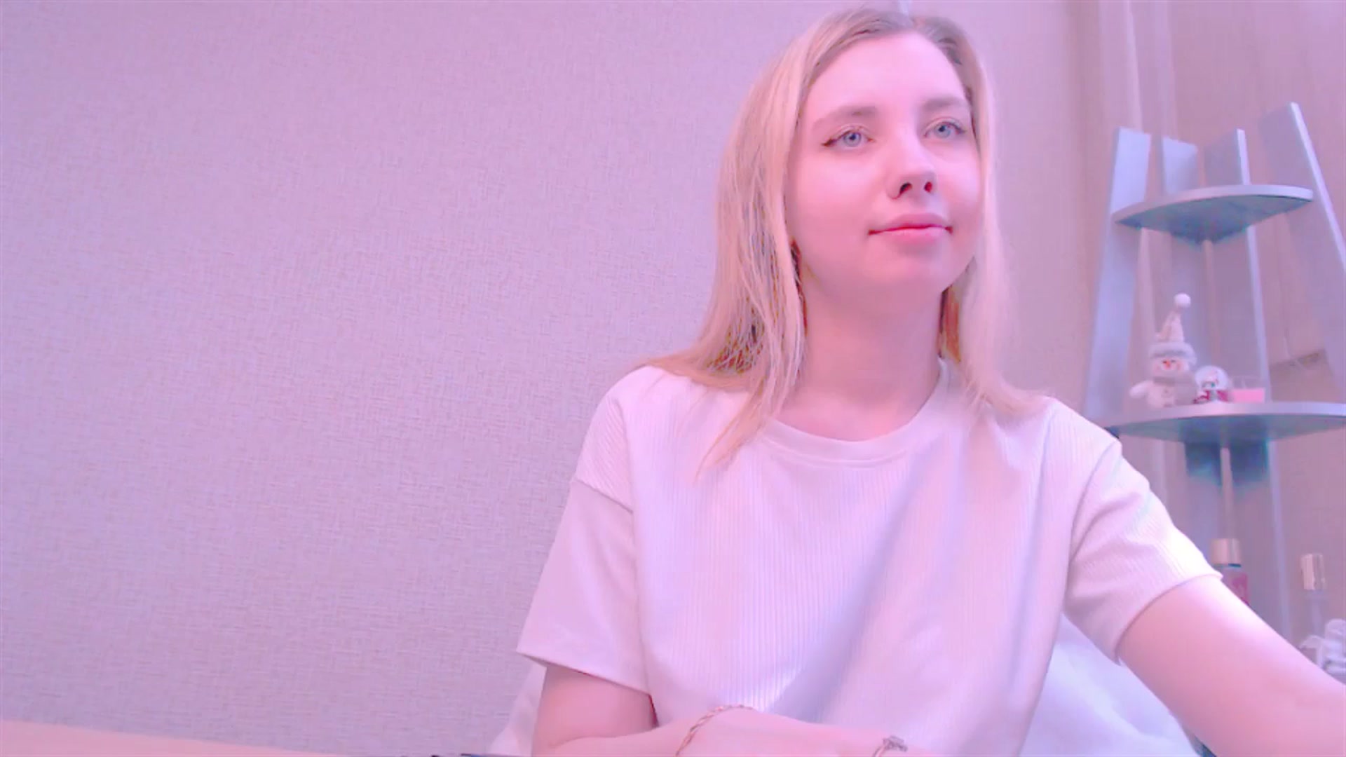 Gallery image thumbnail from AliceFire_'s myfreecams stream on, 01/28/2025, 10:56 image 4 of 20