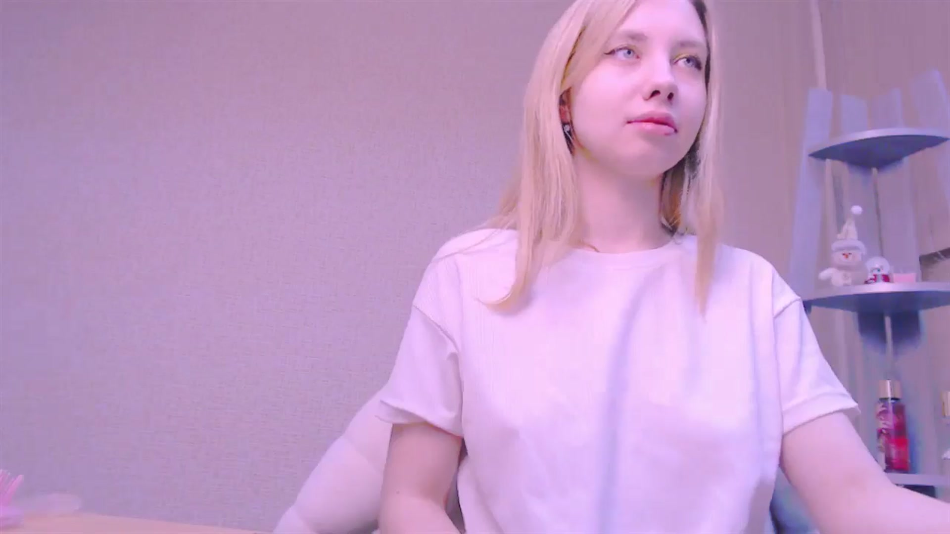 Gallery image thumbnail from AliceFire_'s myfreecams stream on, 01/29/2025, 10:21 image 2 of 20