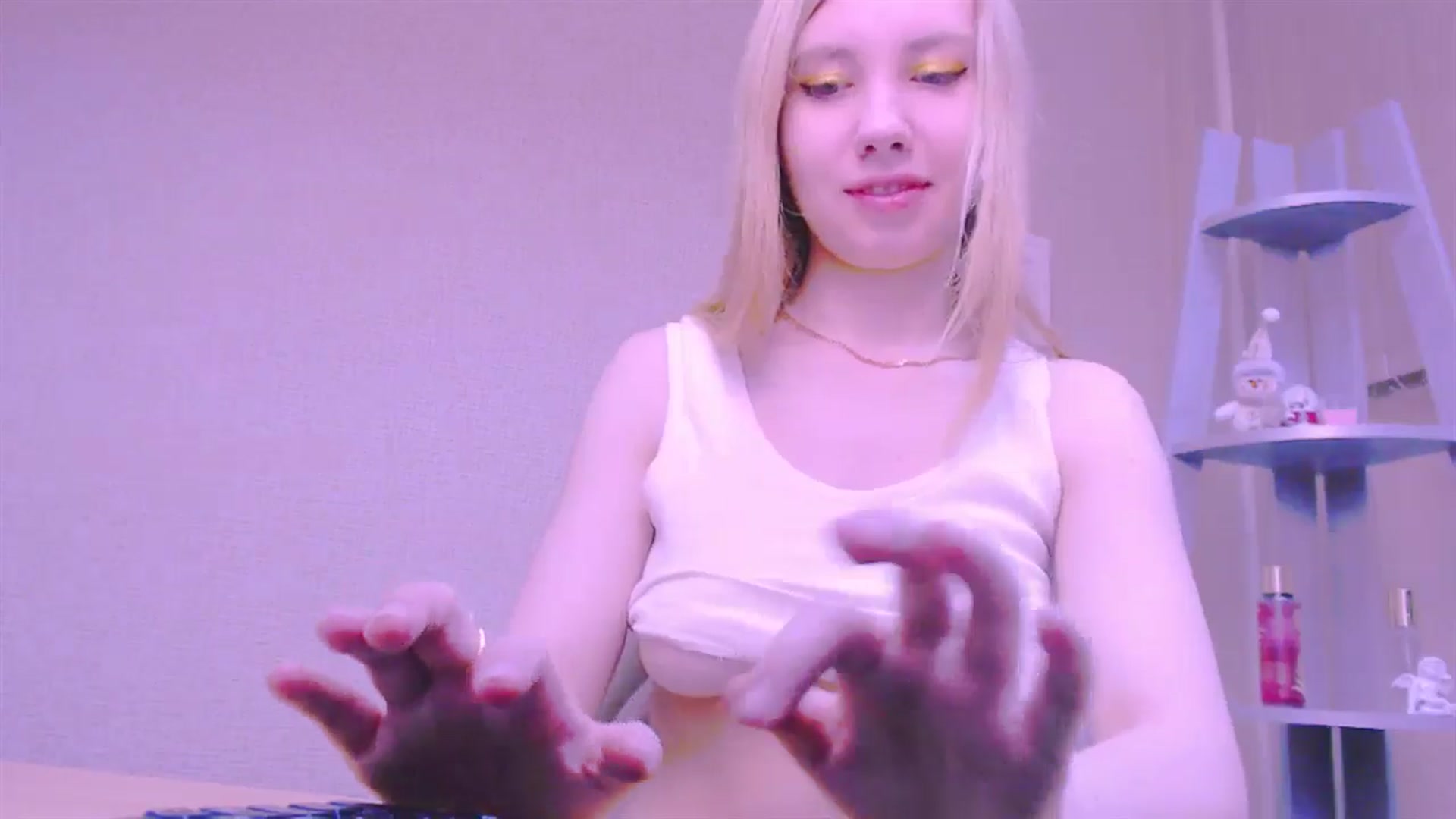 Gallery image thumbnail from AliceFire_'s myfreecams stream on, 01/31/2025, 07:27 image 19 of 20