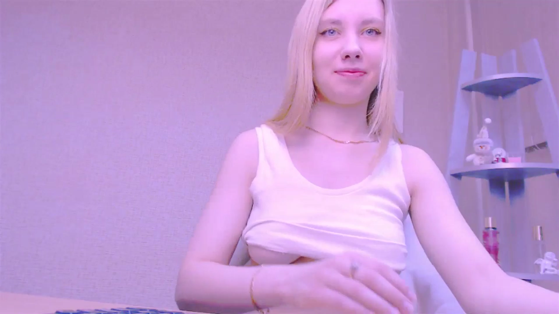 Gallery image thumbnail from AliceFire_'s myfreecams stream on, 01/31/2025, 07:27 image 20 of 20