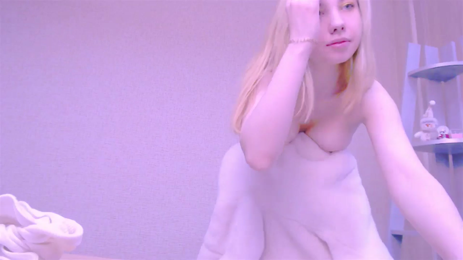 Gallery image thumbnail from AliceFire_'s myfreecams stream on, 01/31/2025, 09:10 image 18 of 20