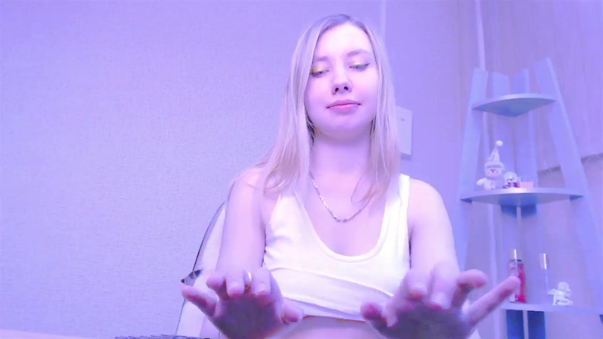 Gallery image thumbnail from AliceFire_'s myfreecams stream on, 02/01/2025, 12:41 image 12 of 20