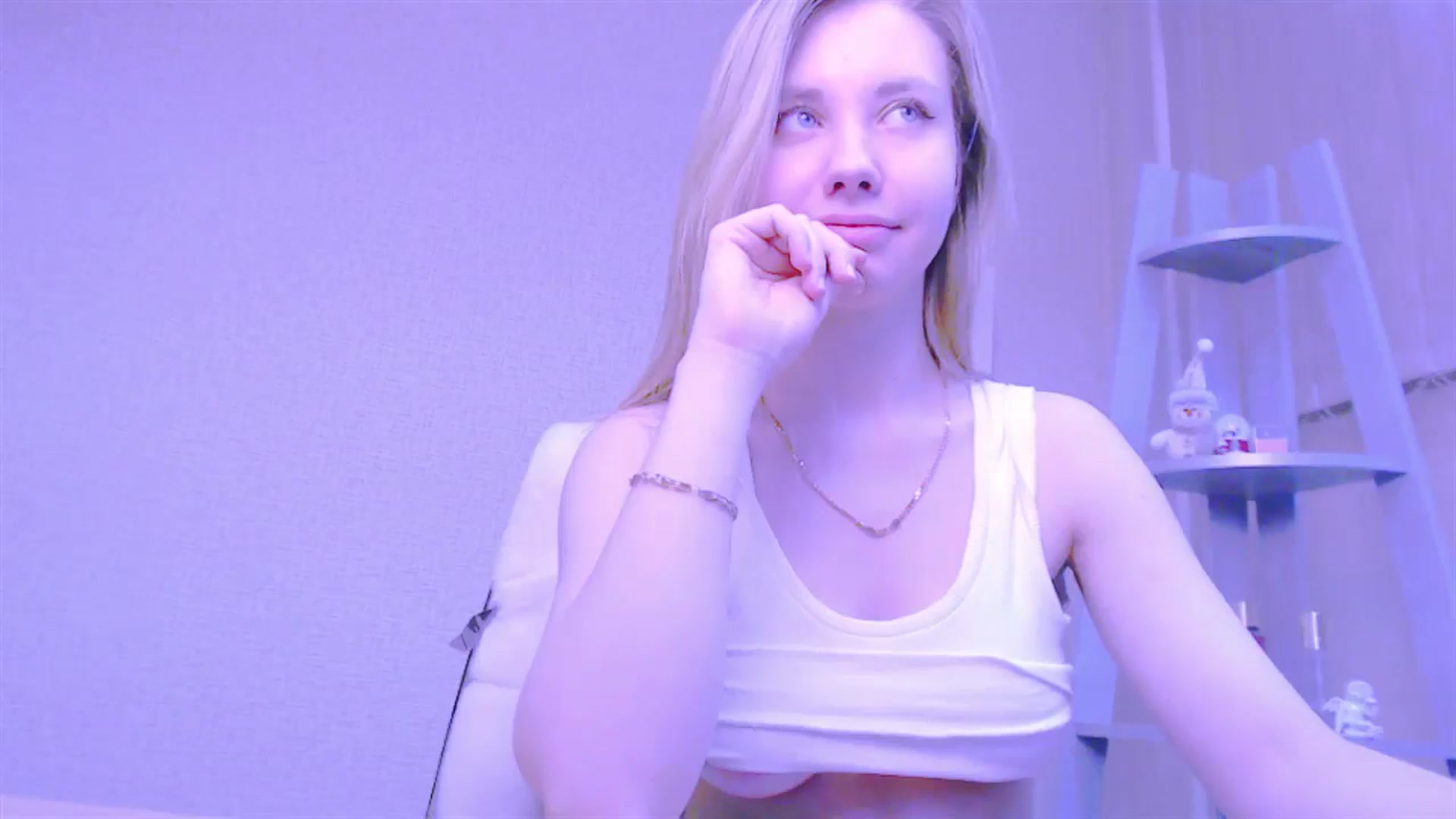 Gallery image thumbnail from AliceFire_'s myfreecams stream on, 02/01/2025, 12:41 image 8 of 20