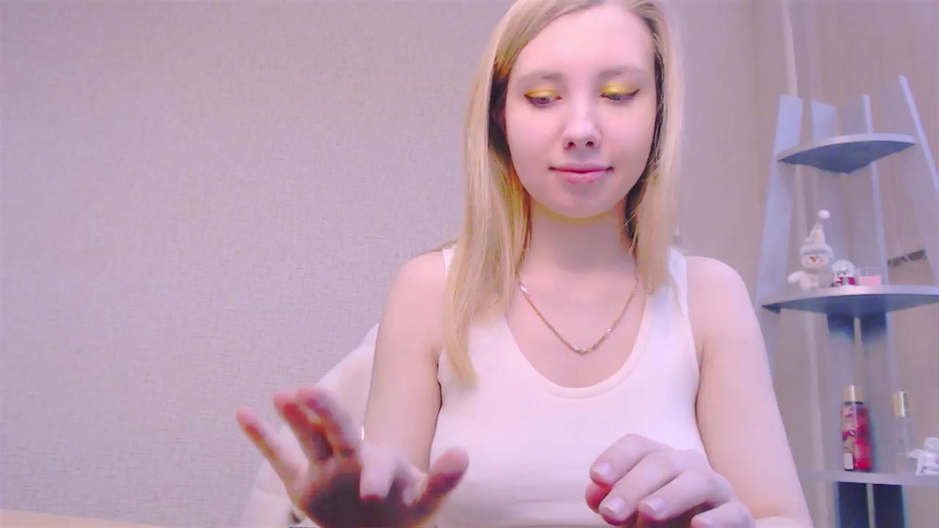 Gallery image thumbnail from AliceFire_'s myfreecams stream on, 02/03/2025, 10:46 image 4 of 20