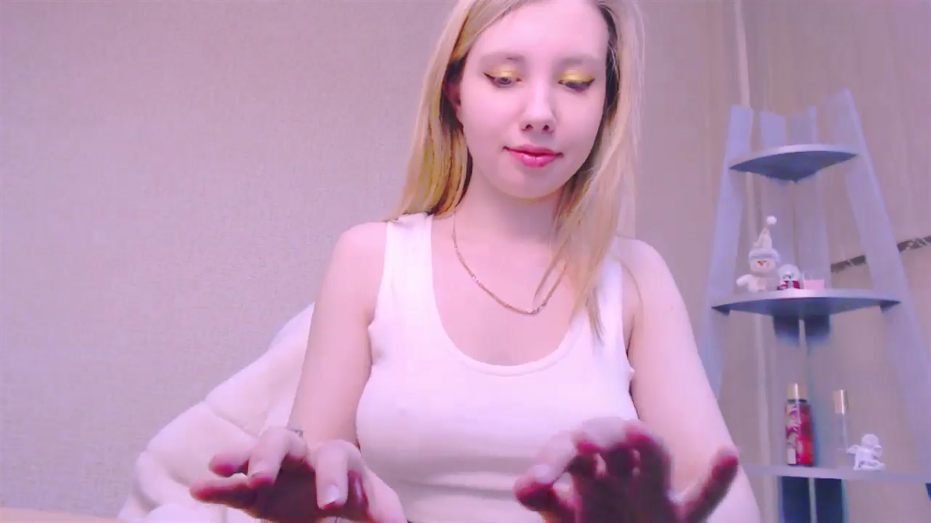 Gallery image thumbnail from AliceFire_'s myfreecams stream on, 02/04/2025, 10:36 image 20 of 20