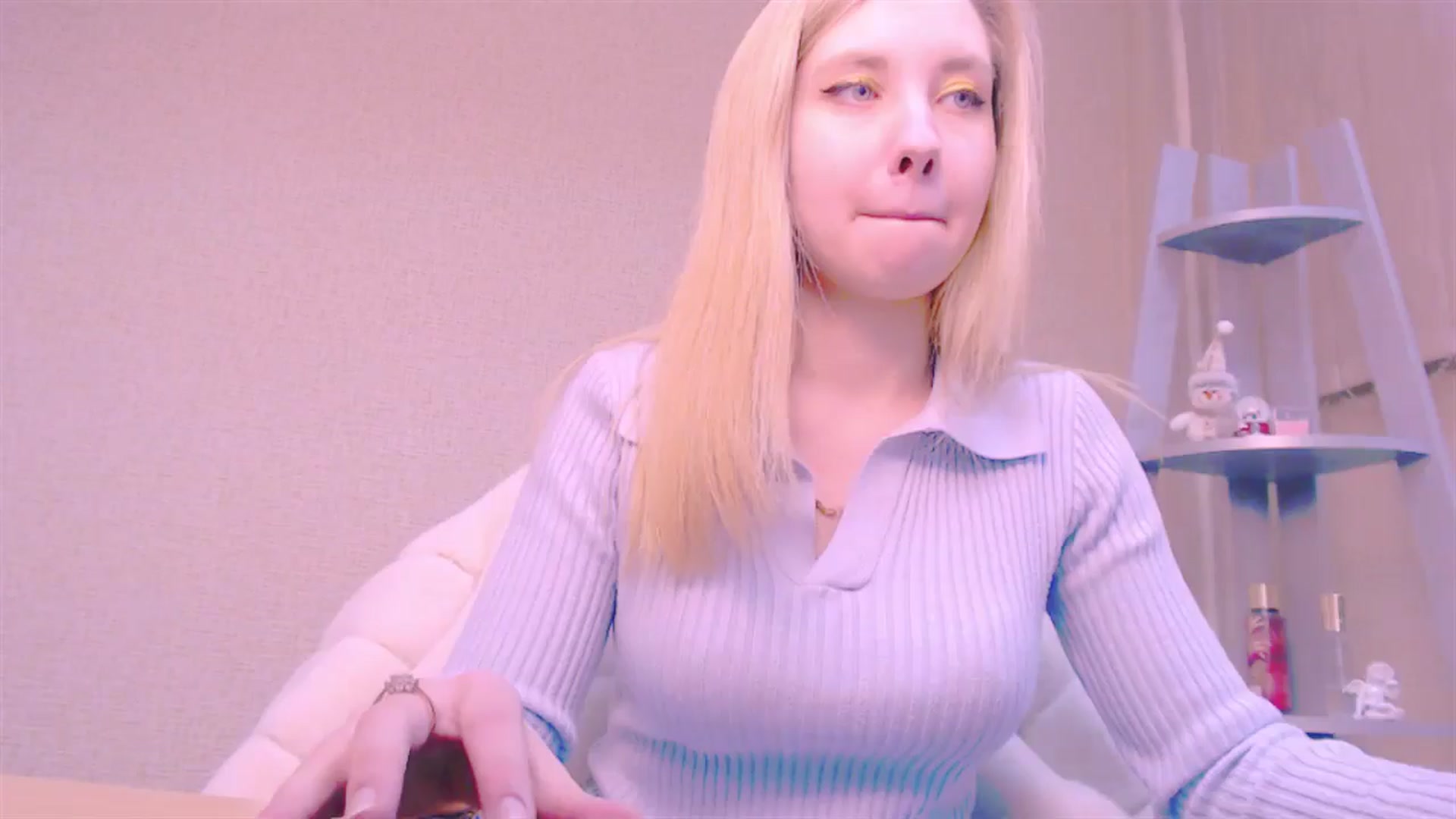 Gallery image thumbnail from AliceFire_'s myfreecams stream on, 02/05/2025, 10:31 image 3 of 20