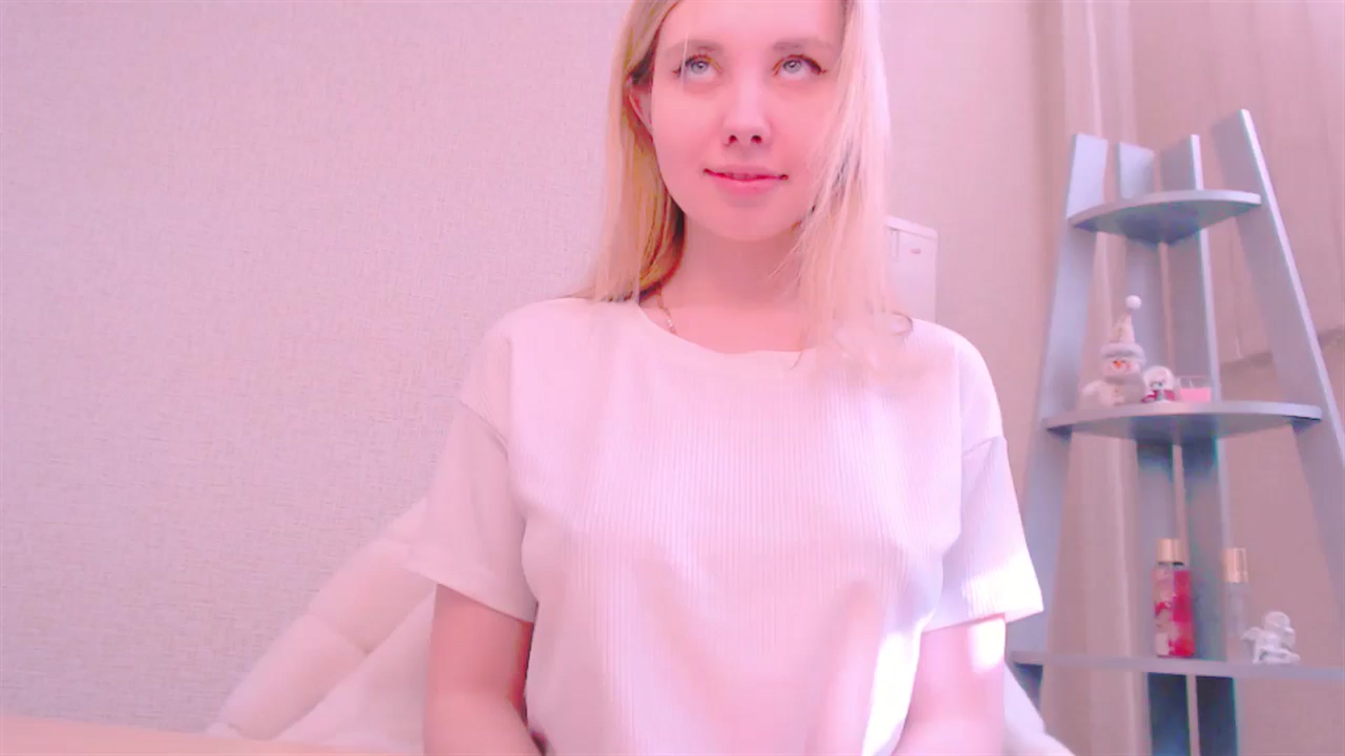 Gallery image thumbnail from AliceFire_'s myfreecams stream on, 02/05/2025, 11:20 image 14 of 20