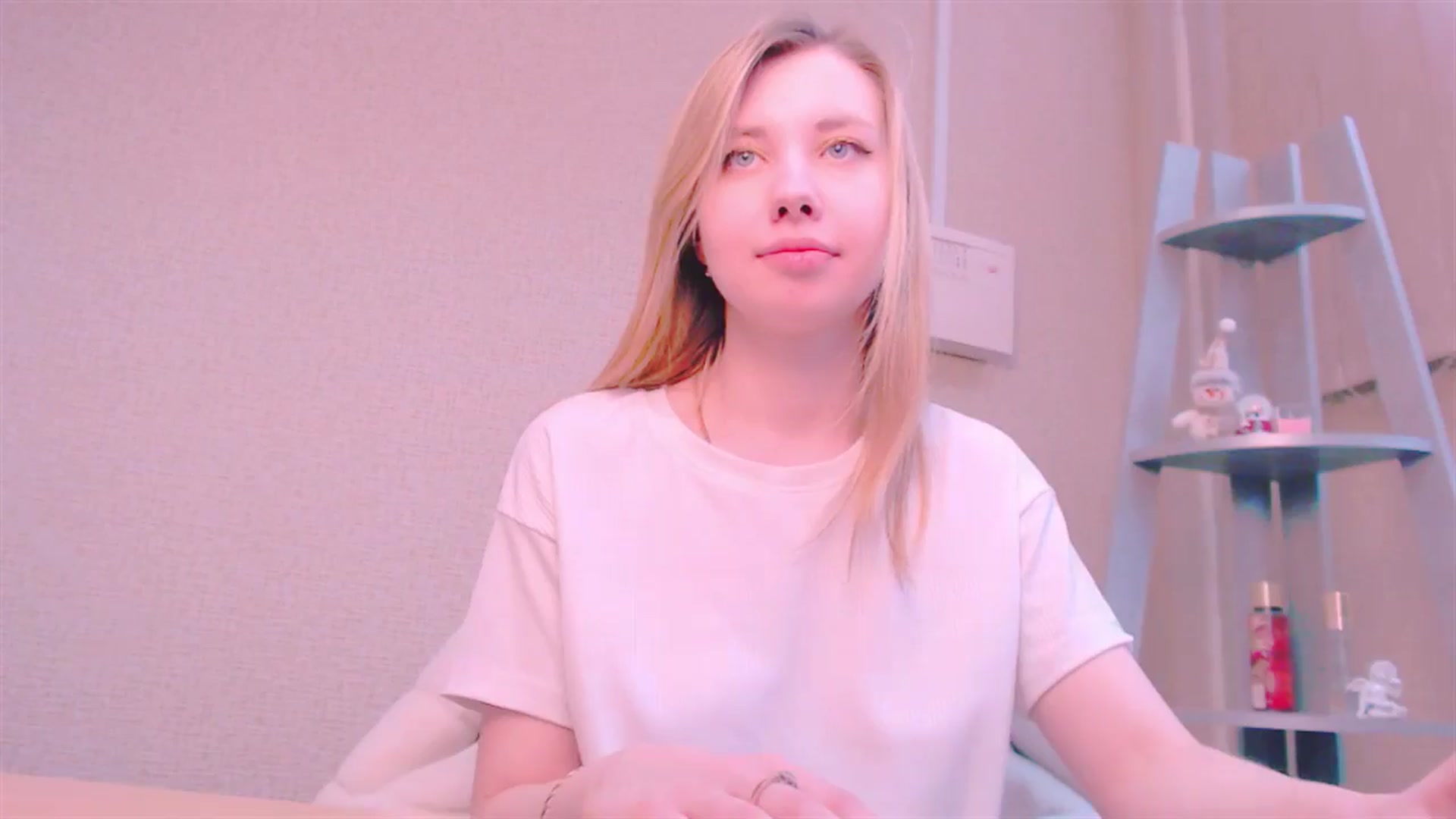 Gallery image thumbnail from AliceFire_'s myfreecams stream on, 02/05/2025, 11:56 image 4 of 20