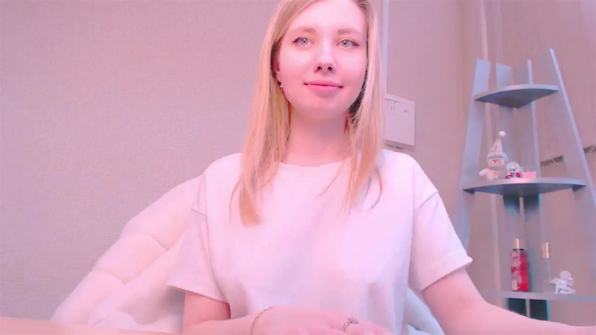 Gallery image thumbnail from AliceFire_'s myfreecams stream on, 02/05/2025, 11:56 image 2 of 20
