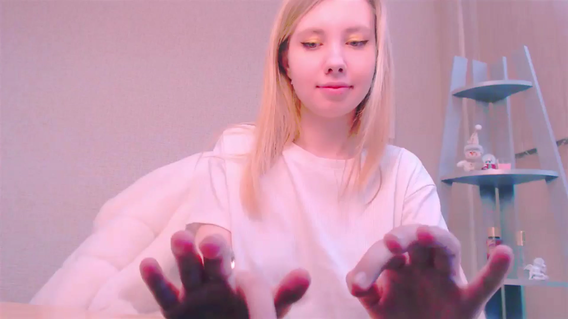 Gallery image thumbnail from AliceFire_'s myfreecams stream on, 02/05/2025, 11:56 image 1 of 20