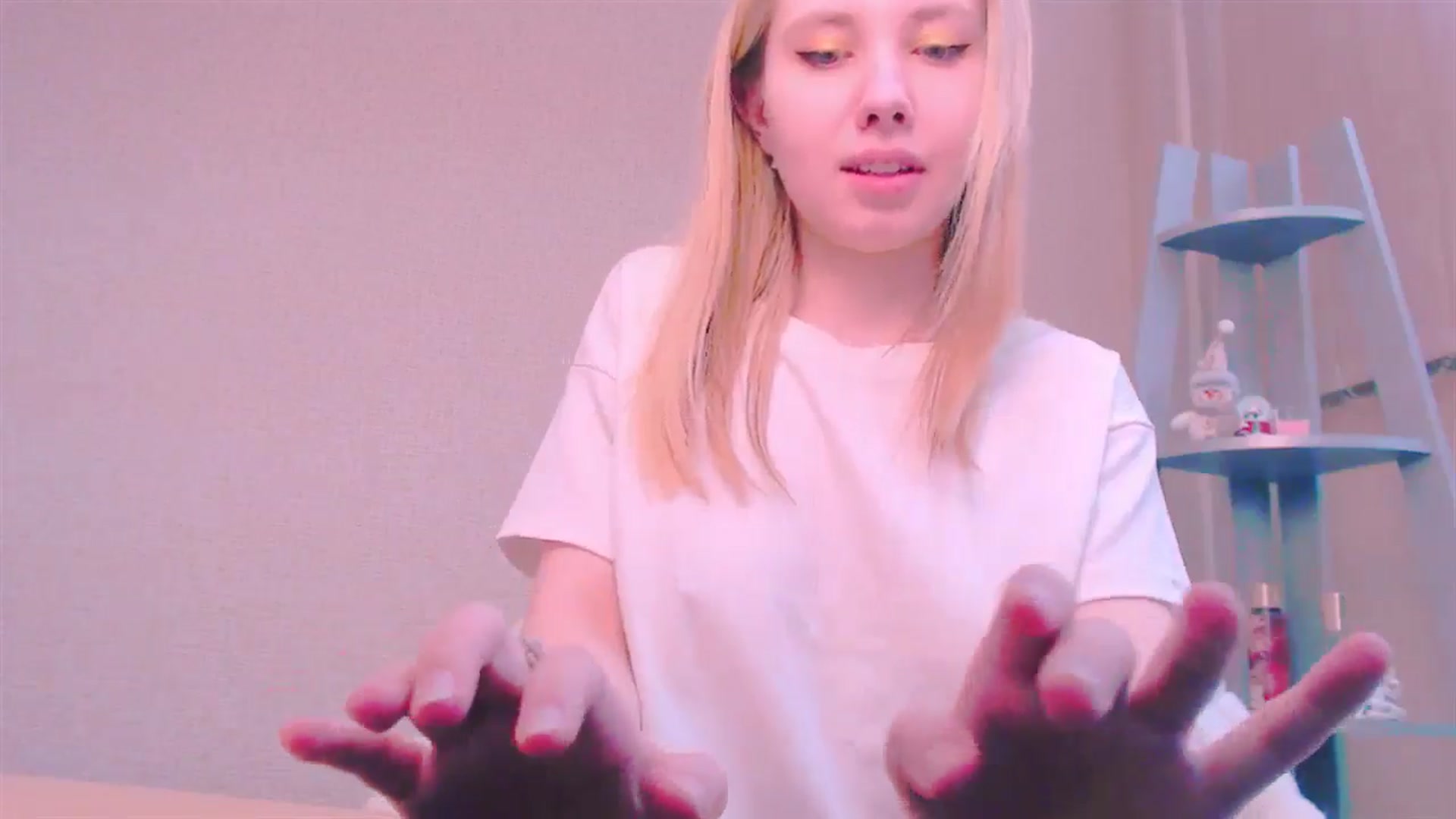 Gallery image thumbnail from AliceFire_'s myfreecams stream on, 02/05/2025, 11:56 image 7 of 20