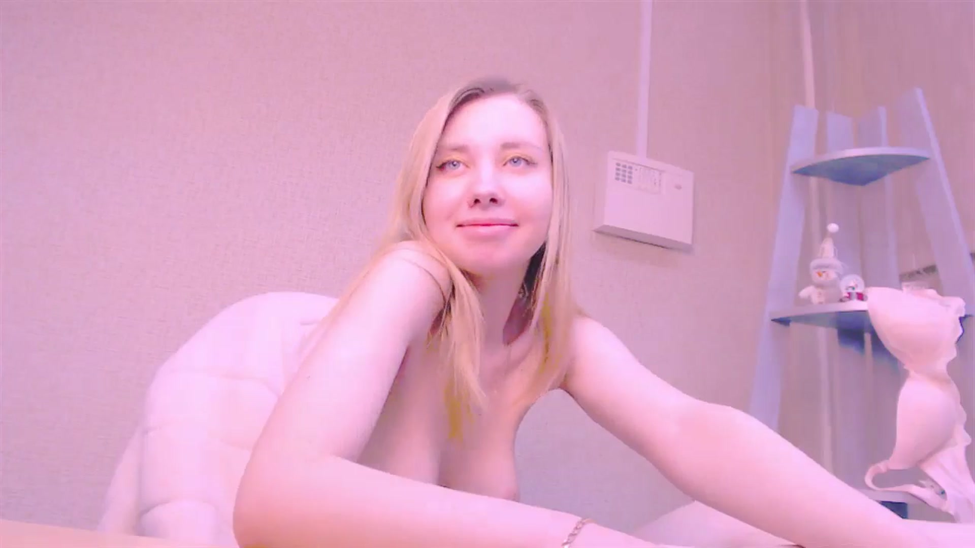 Gallery image thumbnail from AliceFire_'s myfreecams stream on, 02/06/2025, 10:56 image 17 of 20