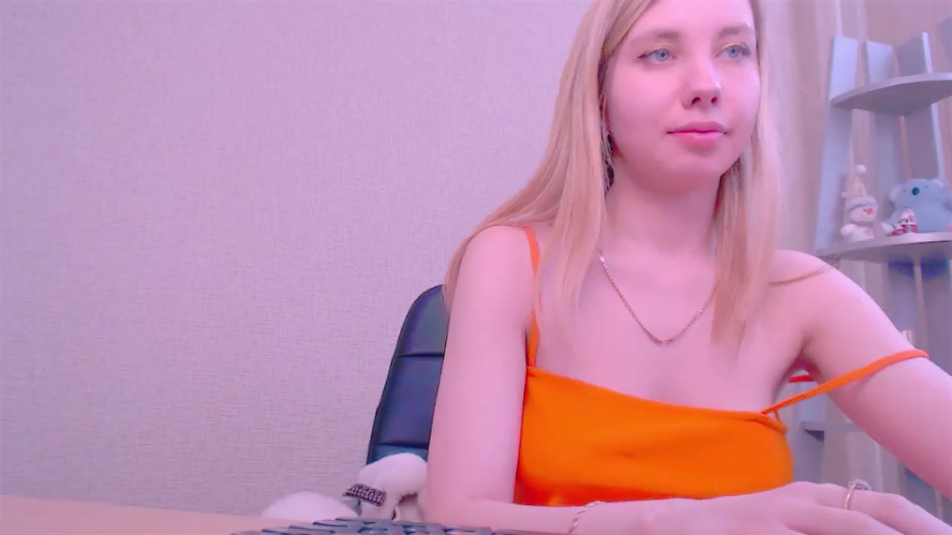 Gallery image thumbnail from AliceFire_'s myfreecams stream on, 02/08/2025, 13:20 image 11 of 20