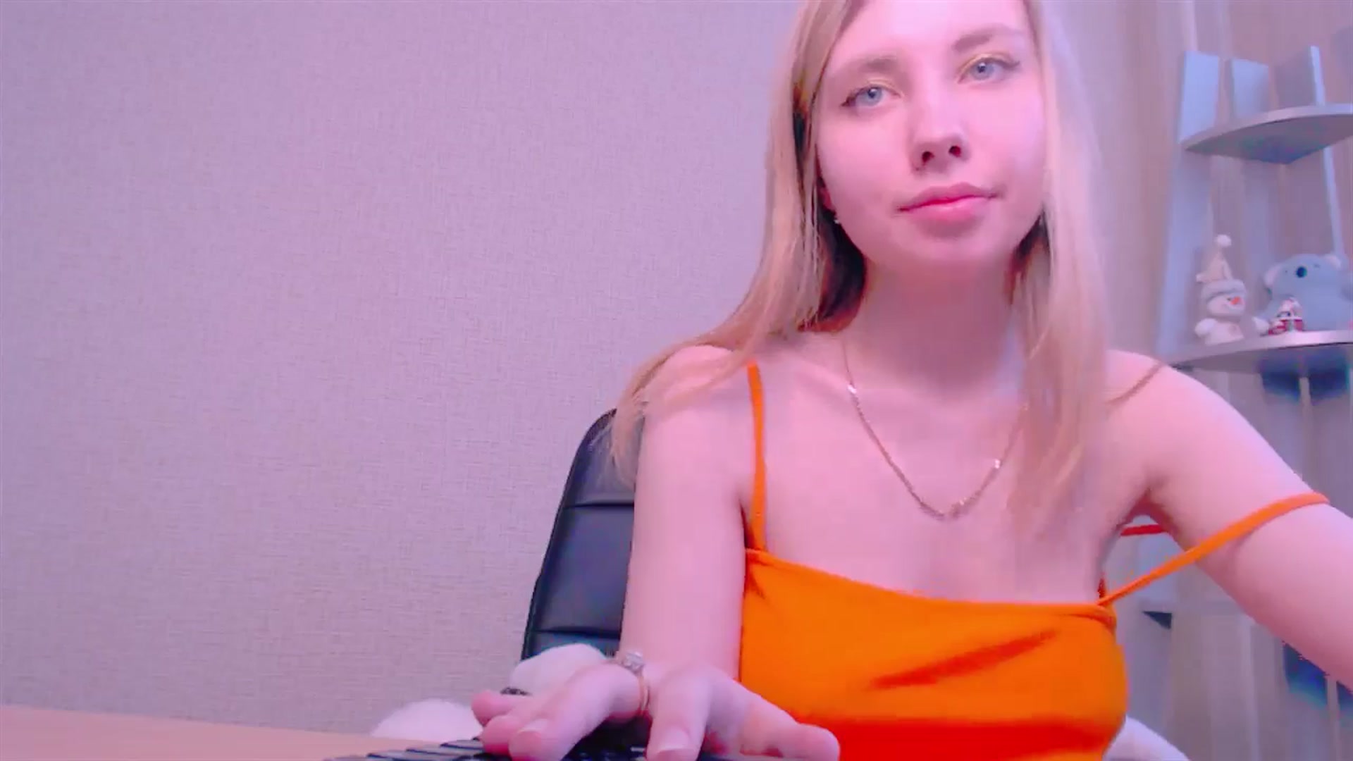 Gallery image thumbnail from AliceFire_'s myfreecams stream on, 02/08/2025, 13:20 image 10 of 20