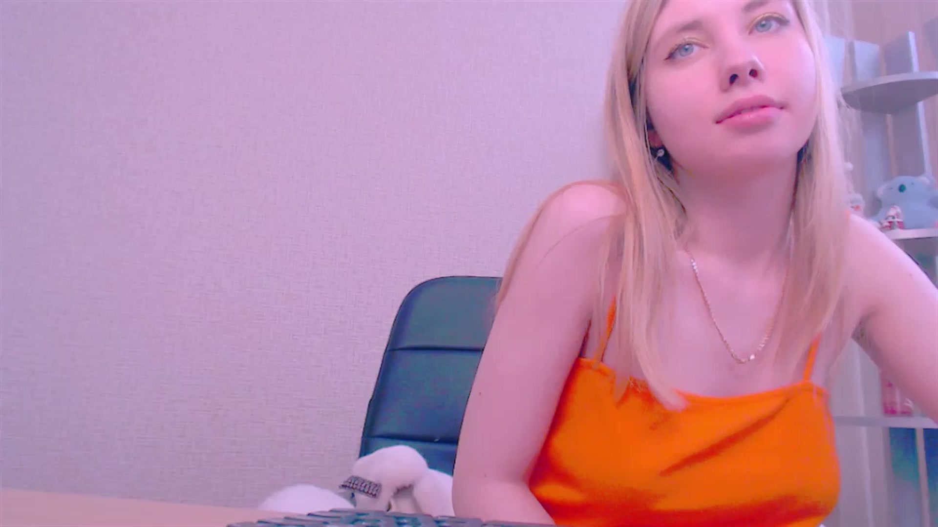 Gallery image thumbnail from AliceFire_'s myfreecams stream on, 02/08/2025, 13:20 image 6 of 20
