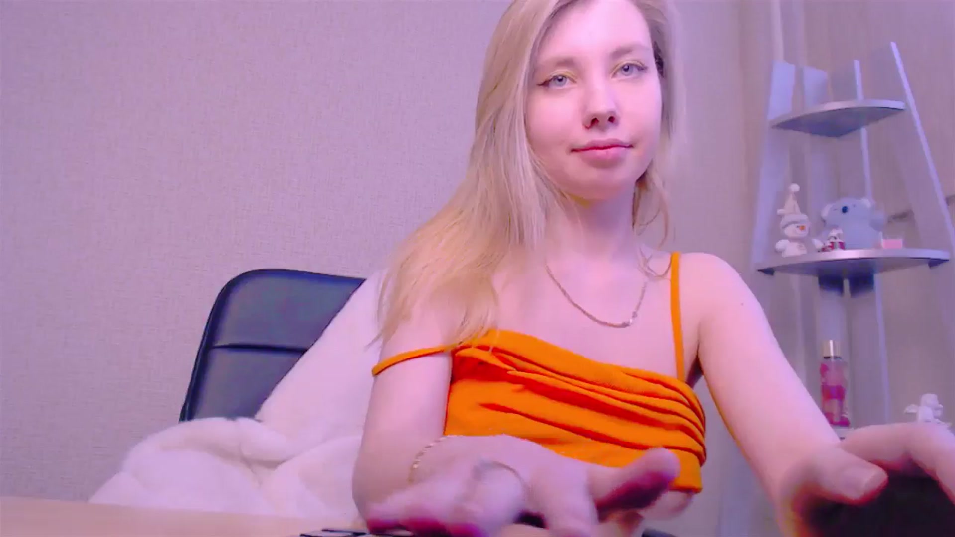 Gallery image thumbnail from AliceFire_'s myfreecams stream on, 02/10/2025, 13:01 image 5 of 20