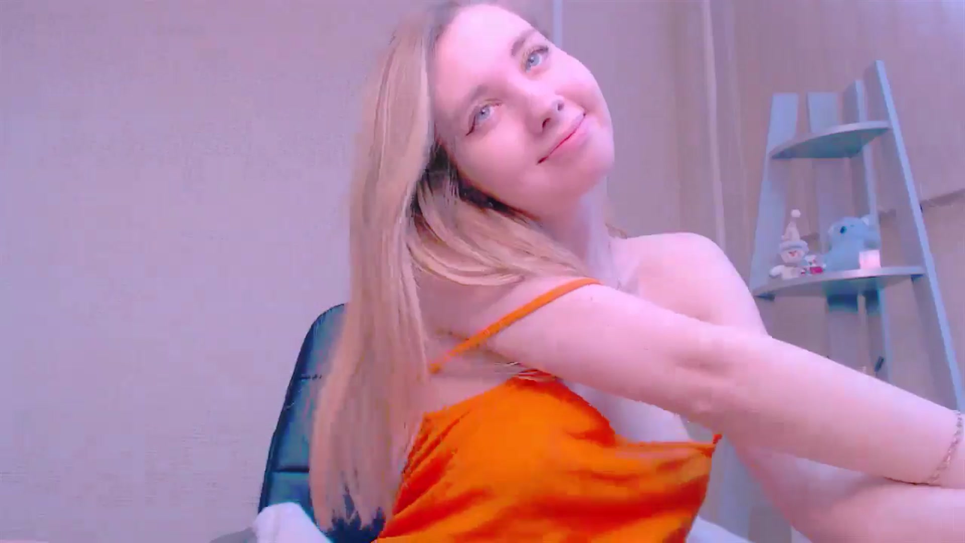 Gallery image thumbnail from AliceFire_'s myfreecams stream on, 02/14/2025, 11:07 image 2 of 20