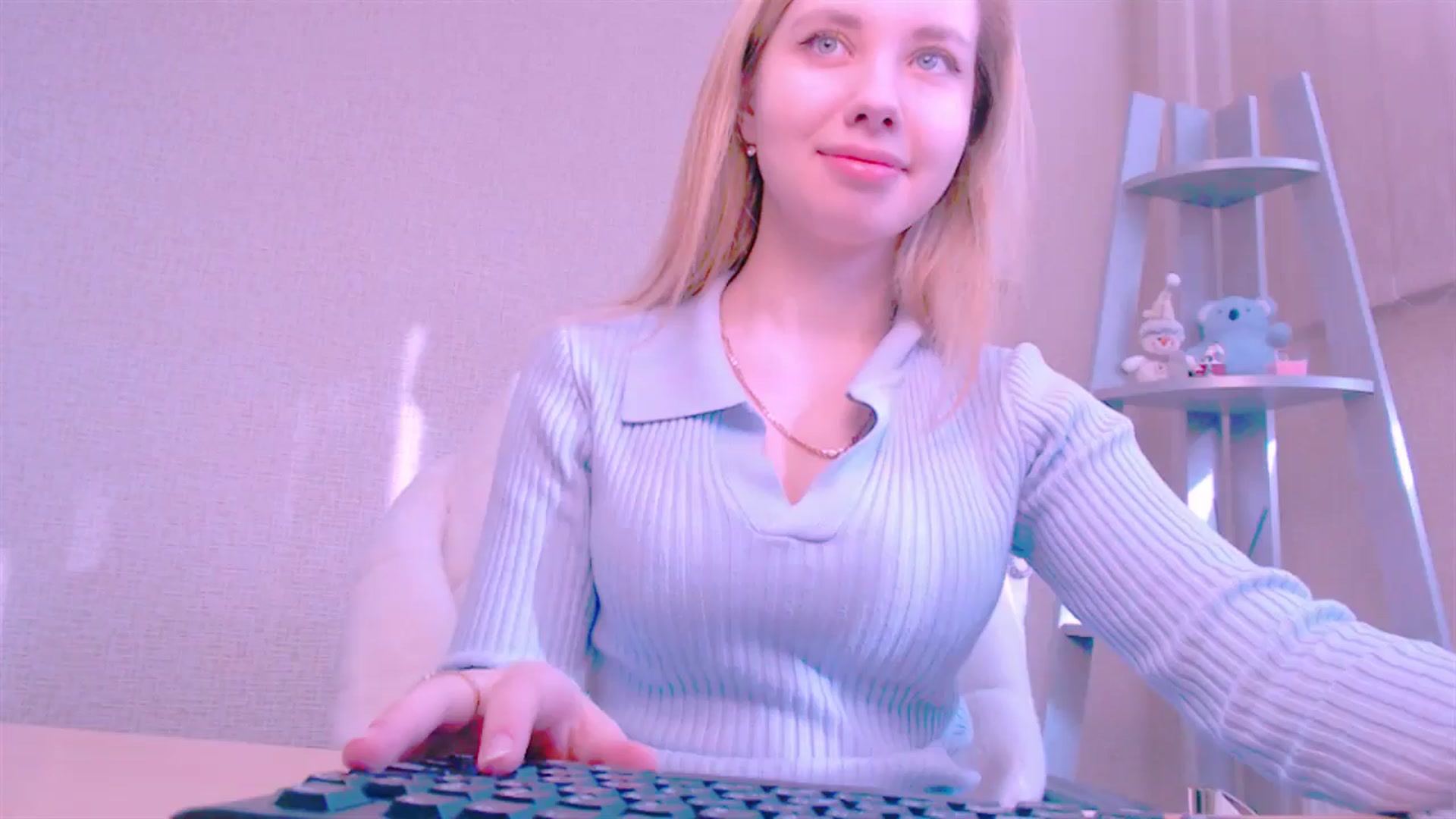 Gallery image thumbnail from AliceFire_'s myfreecams stream on, 02/15/2025, 08:18 image 5 of 20