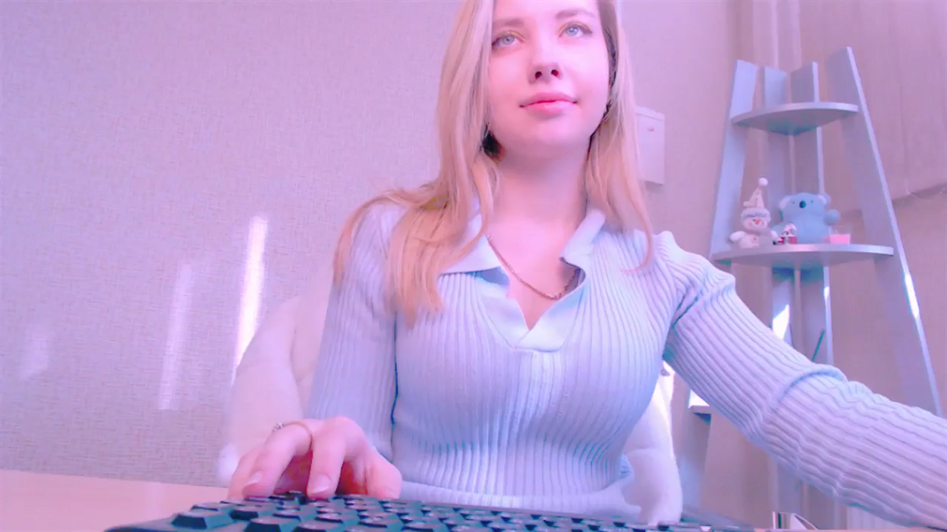 Gallery image thumbnail from AliceFire_'s myfreecams stream on, 02/15/2025, 08:18 image 7 of 20
