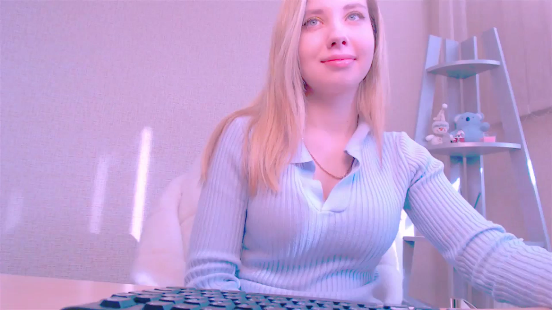Gallery image thumbnail from AliceFire_'s myfreecams stream on, 02/15/2025, 08:18 image 8 of 20