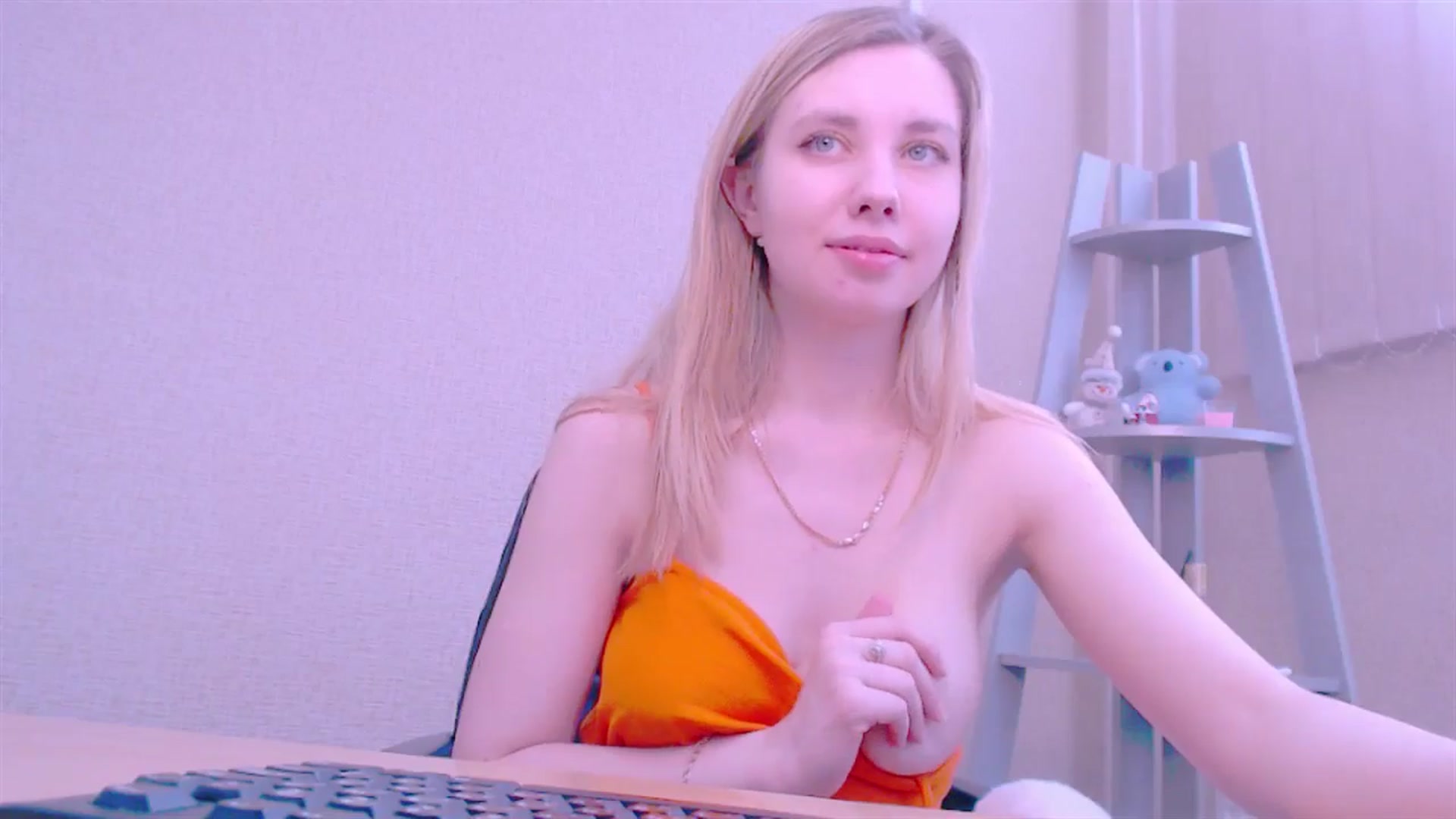 Gallery image thumbnail from AliceFire_'s myfreecams stream on, 02/17/2025, 13:07 image 14 of 20