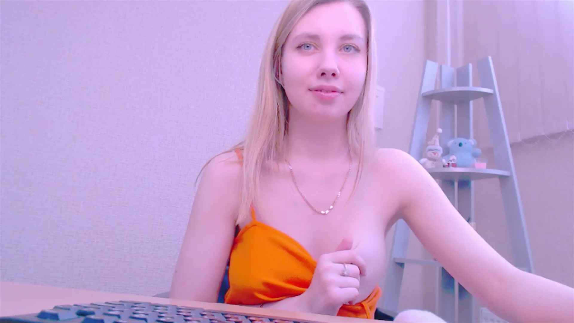 Gallery image thumbnail from AliceFire_'s myfreecams stream on, 02/17/2025, 13:07 image 9 of 20