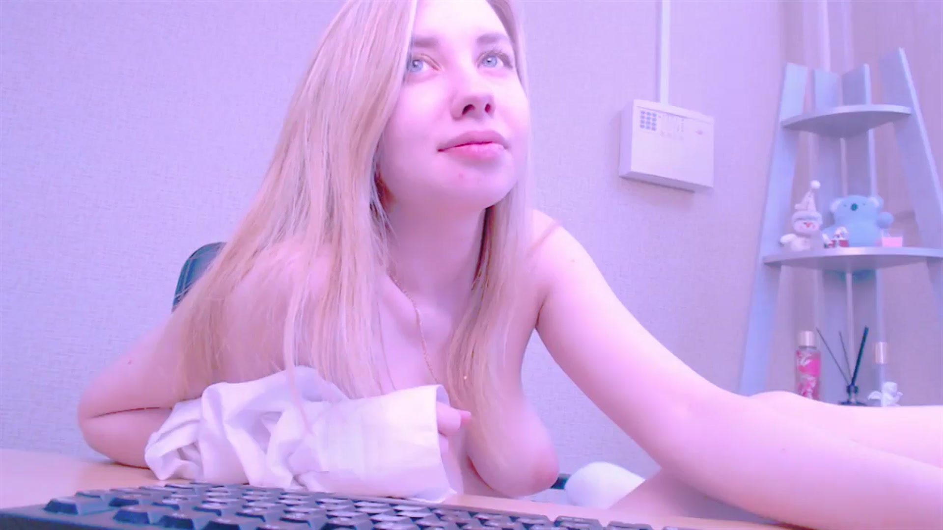 Gallery image thumbnail from AliceFire_'s myfreecams stream on, 02/17/2025, 13:44 image 20 of 20