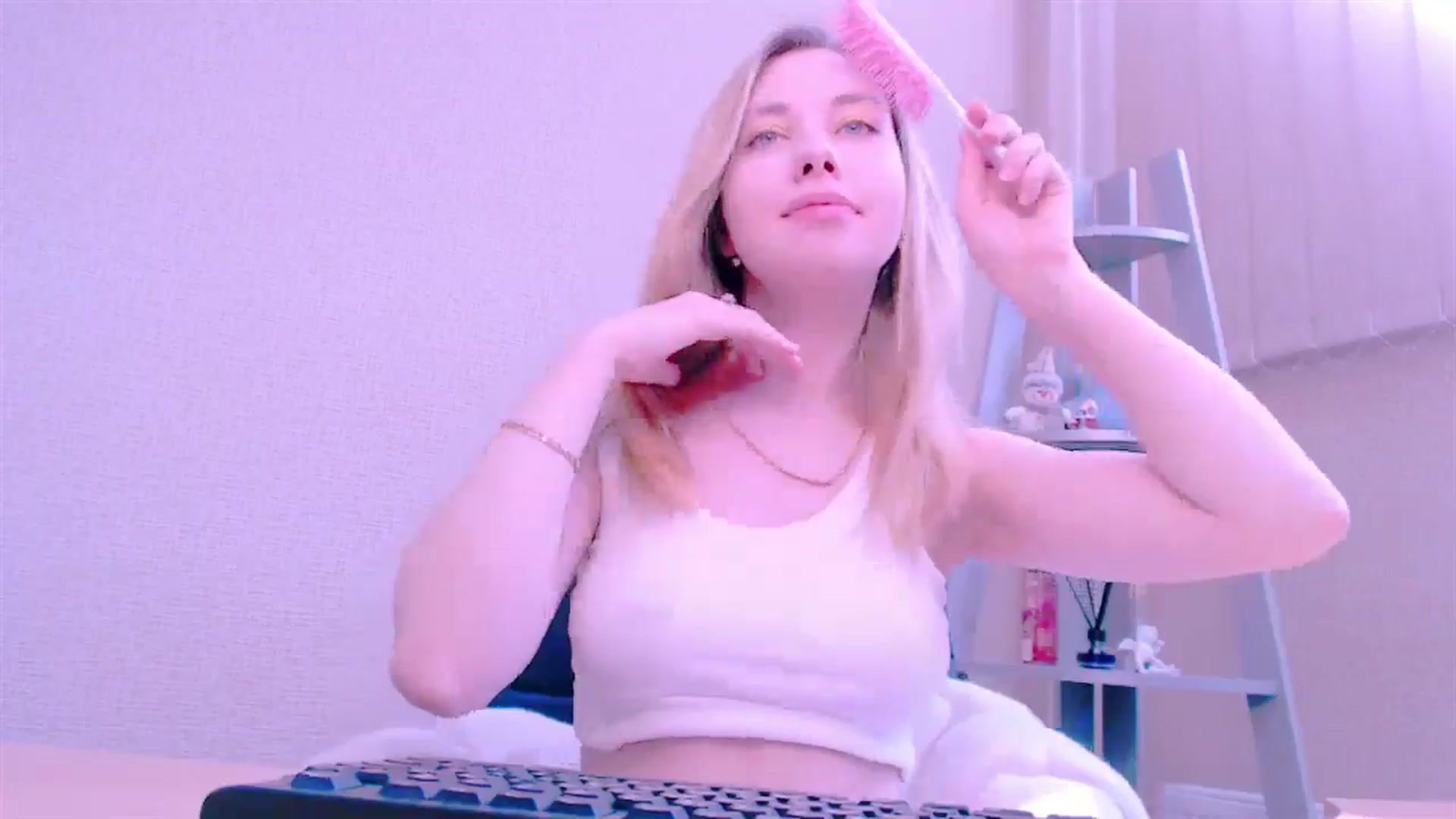 Gallery image thumbnail from AliceFire_'s myfreecams stream on, 02/18/2025, 11:54 image 13 of 20