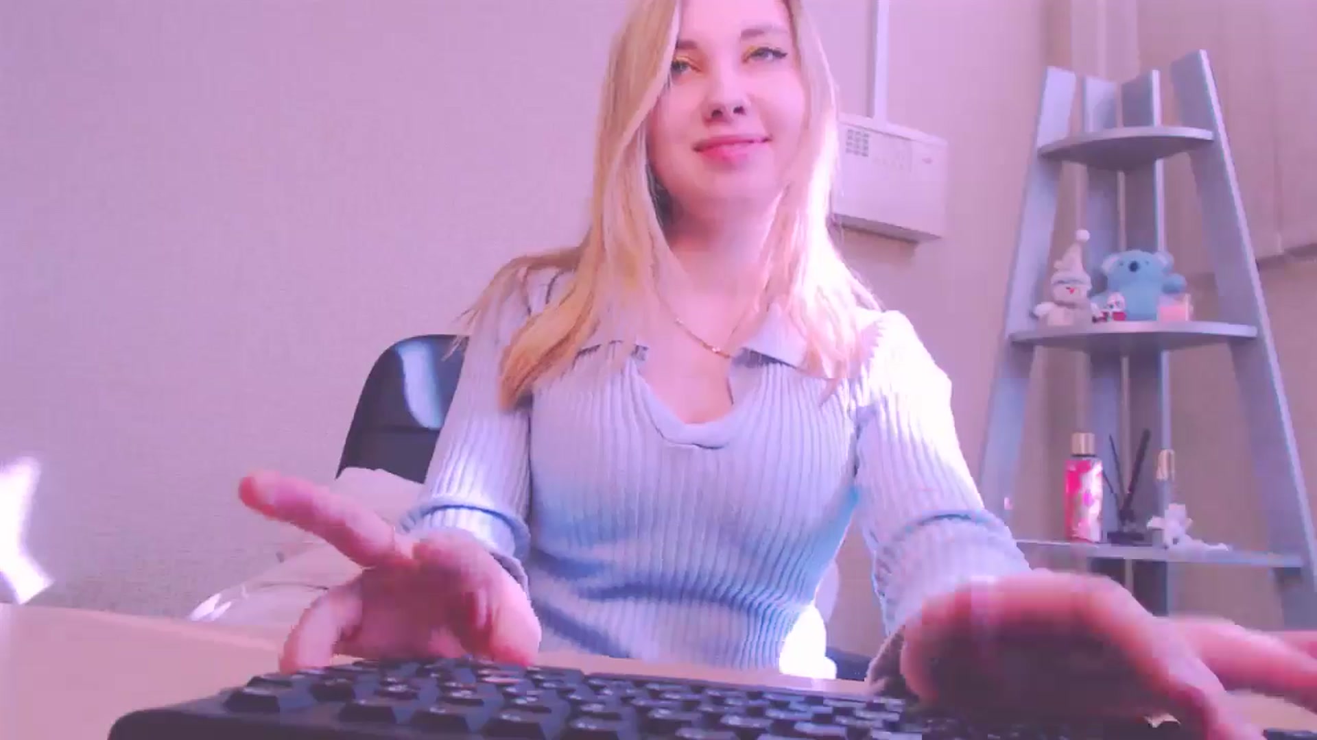 Gallery image thumbnail from AliceFire_'s myfreecams stream on, 02/20/2025, 09:02 image 2 of 20