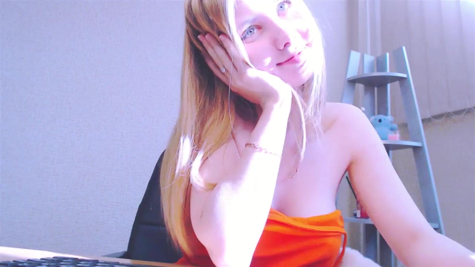 Gallery image thumbnail from AliceFire_'s myfreecams stream on, 02/22/2025, 09:36 image 15 of 20