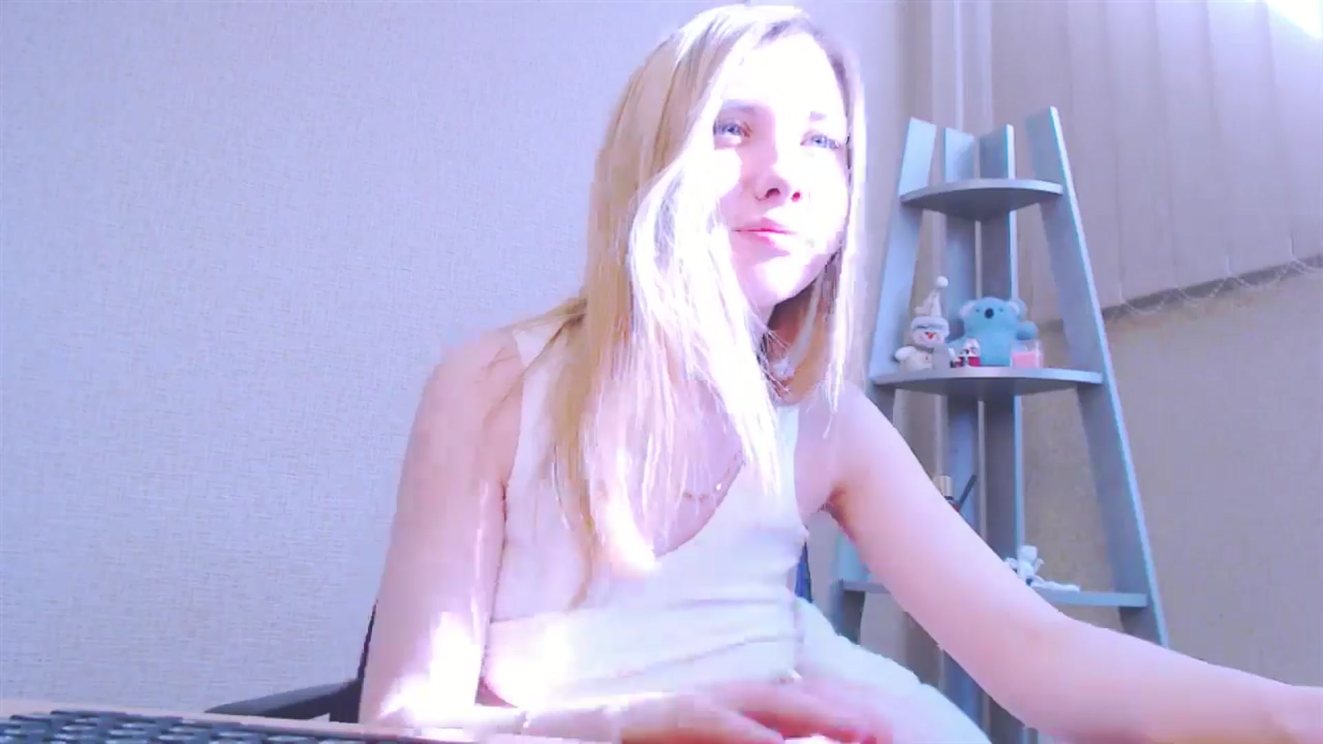 Gallery image thumbnail from AliceFire_'s myfreecams stream on, 02/22/2025, 09:36 image 9 of 20