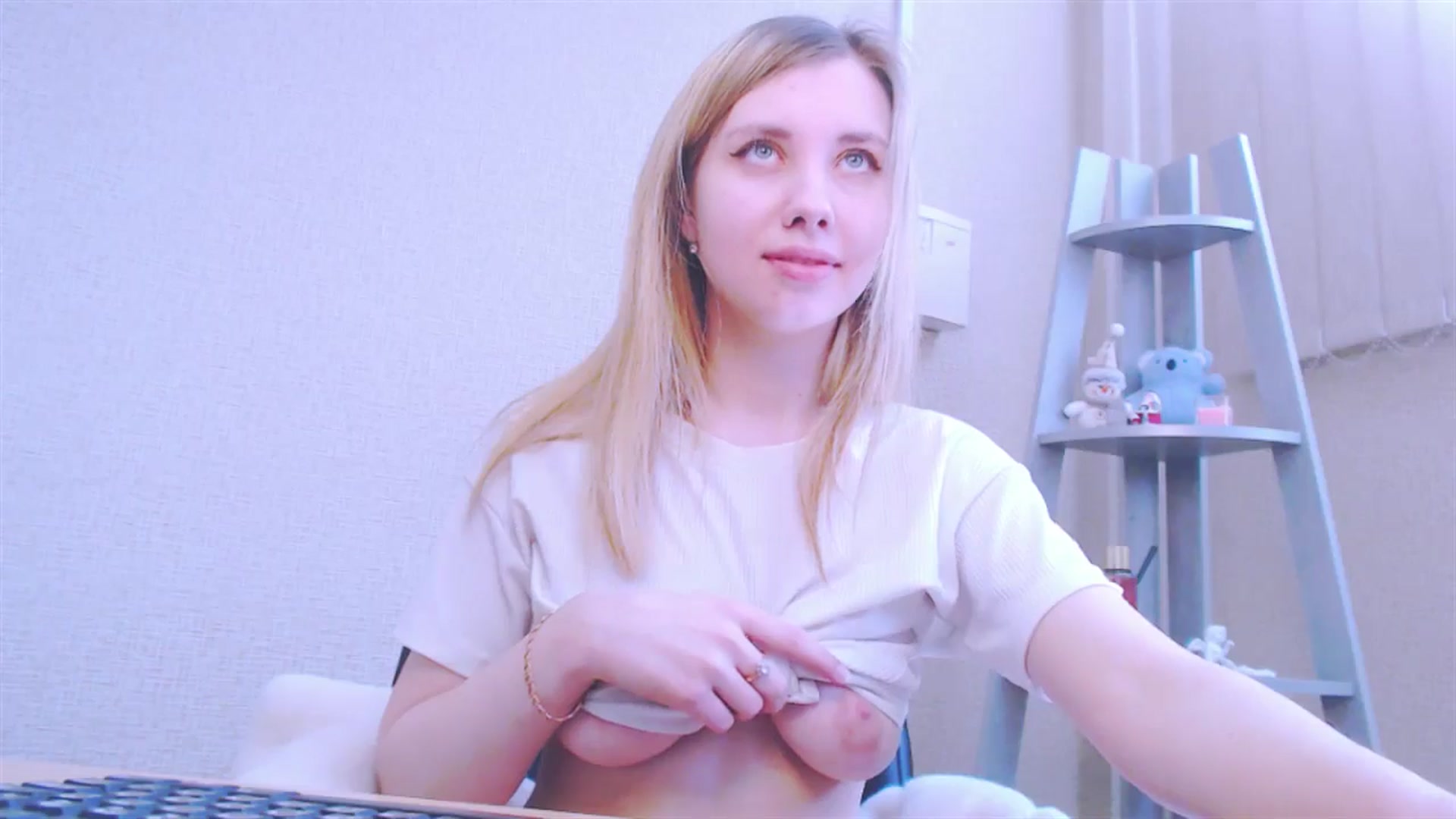 Gallery image thumbnail from AliceFire_'s myfreecams stream on, 02/22/2025, 11:00 image 7 of 20