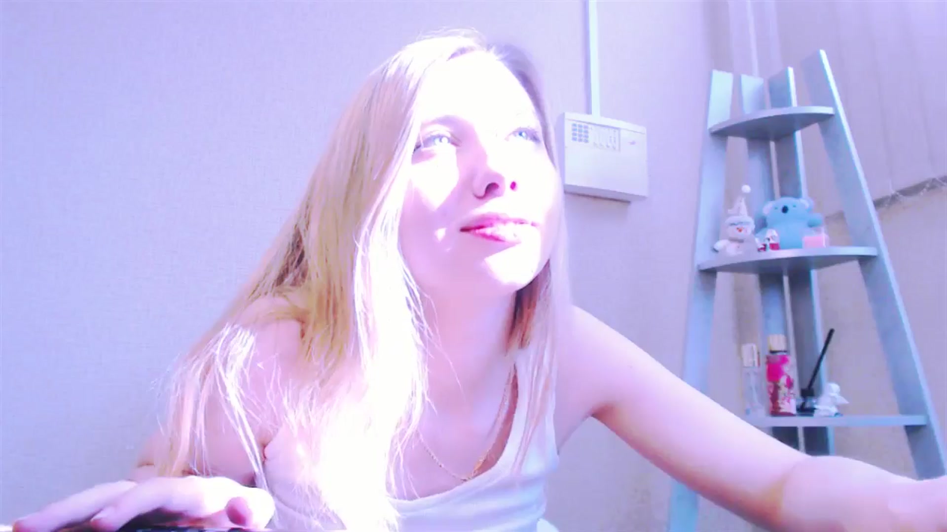 Gallery image thumbnail from AliceFire_'s myfreecams stream on, 02/24/2025, 11:19 image 3 of 20