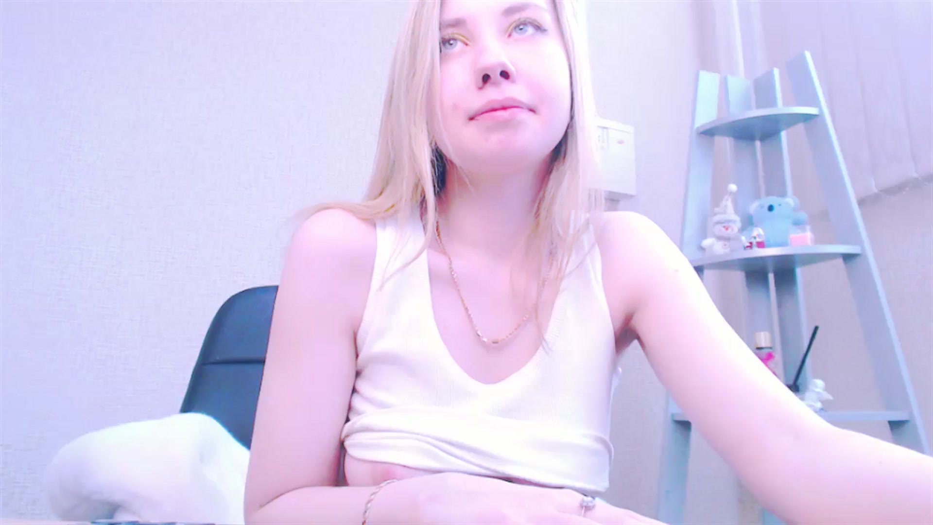 Gallery image thumbnail from AliceFire_'s myfreecams stream on, 02/24/2025, 14:12 image 1 of 20