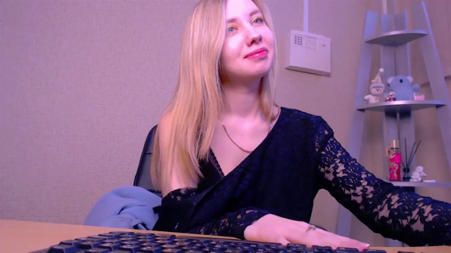 Gallery image thumbnail from AliceFire_'s myfreecams stream on, 02/27/2025, 09:30 image 4 of 20