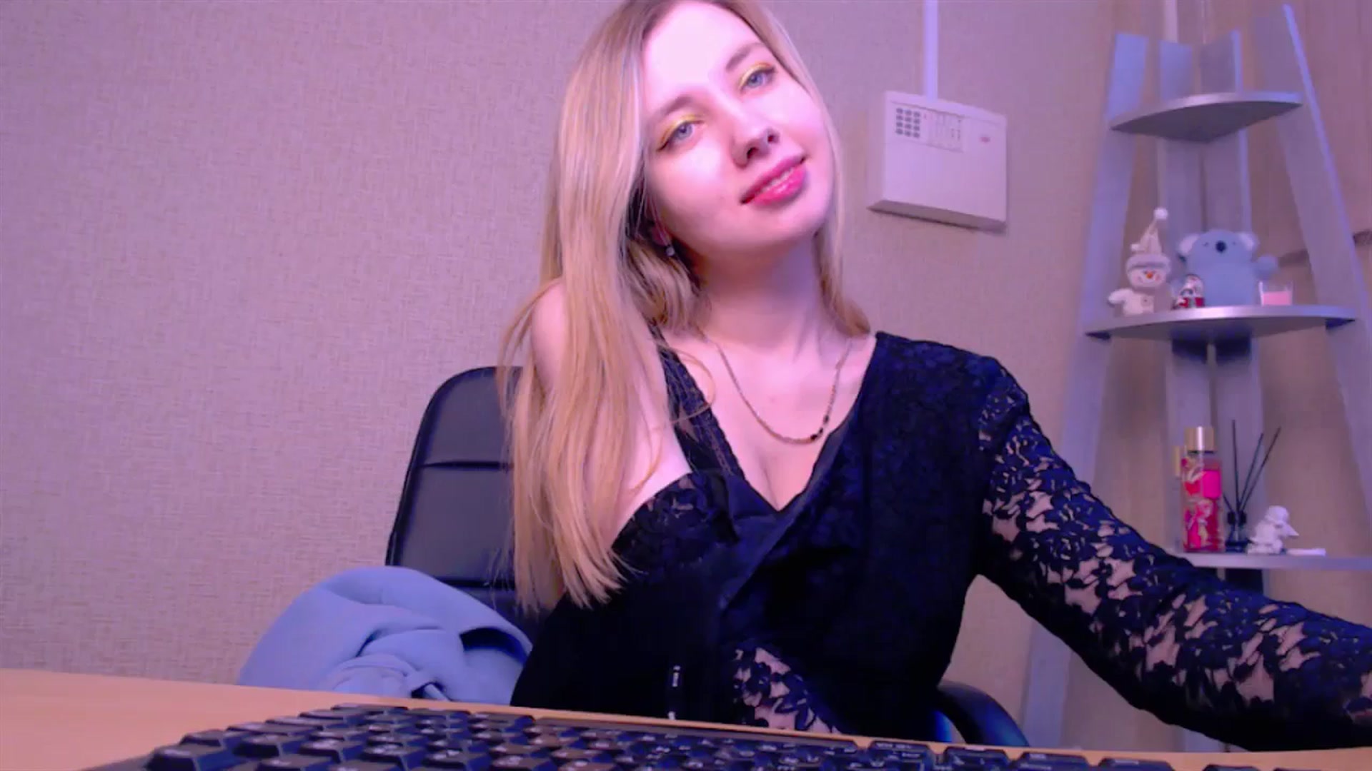 Gallery image thumbnail from AliceFire_'s myfreecams stream on, 02/27/2025, 09:30 image 3 of 20