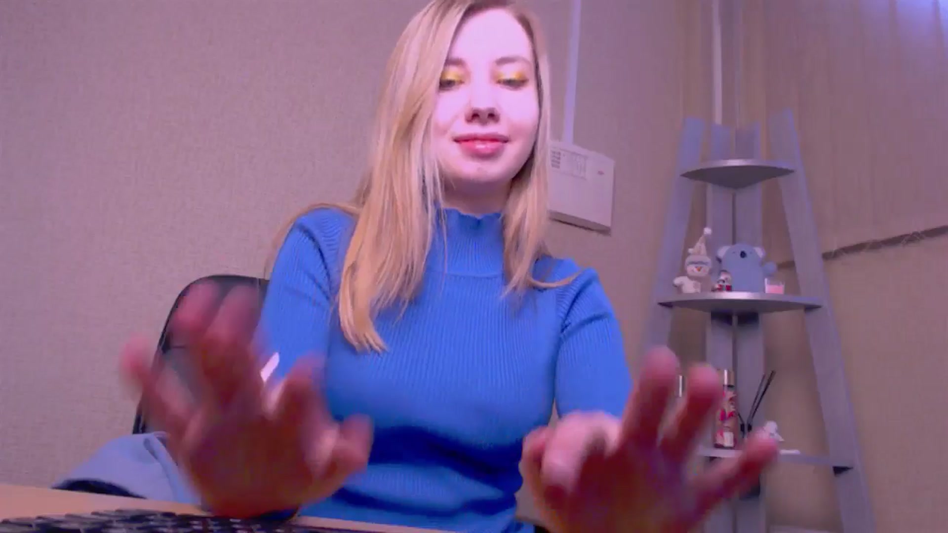 Gallery image thumbnail from AliceFire_'s myfreecams stream on, 03/03/2025, 07:33 image 6 of 20