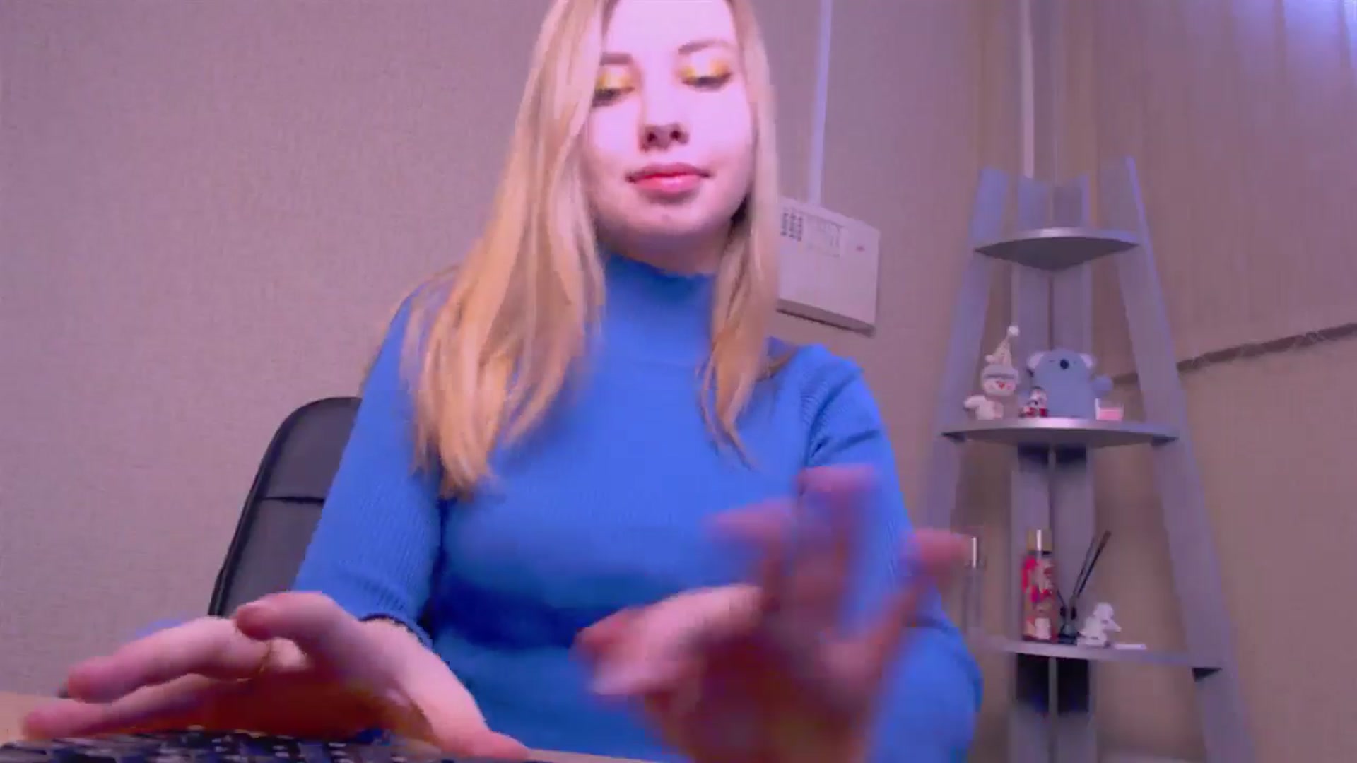 Gallery image thumbnail from AliceFire_'s myfreecams stream on, 03/03/2025, 07:33 image 11 of 20