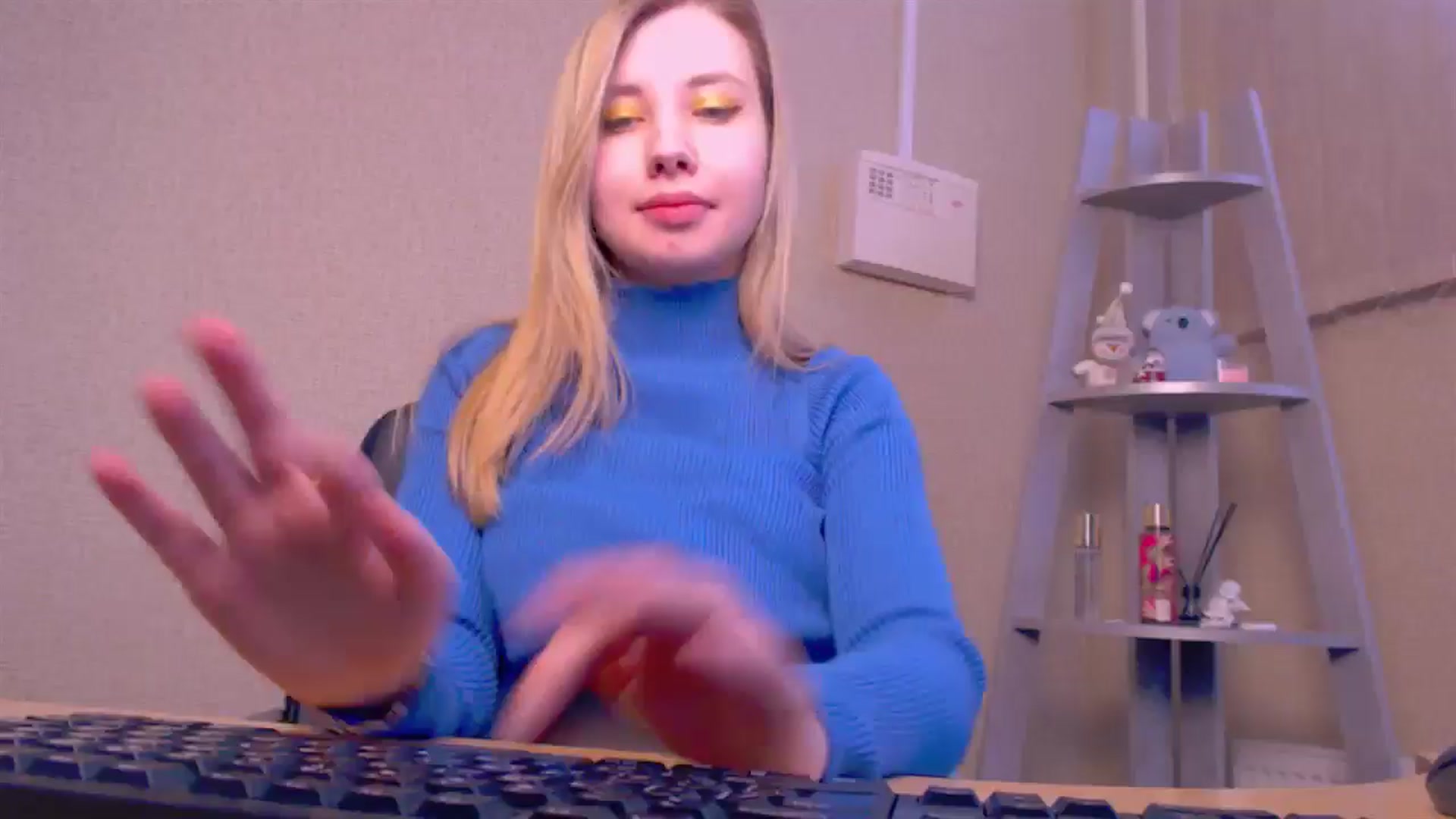 Gallery image thumbnail from AliceFire_'s myfreecams stream on, 03/03/2025, 10:30 image 19 of 20