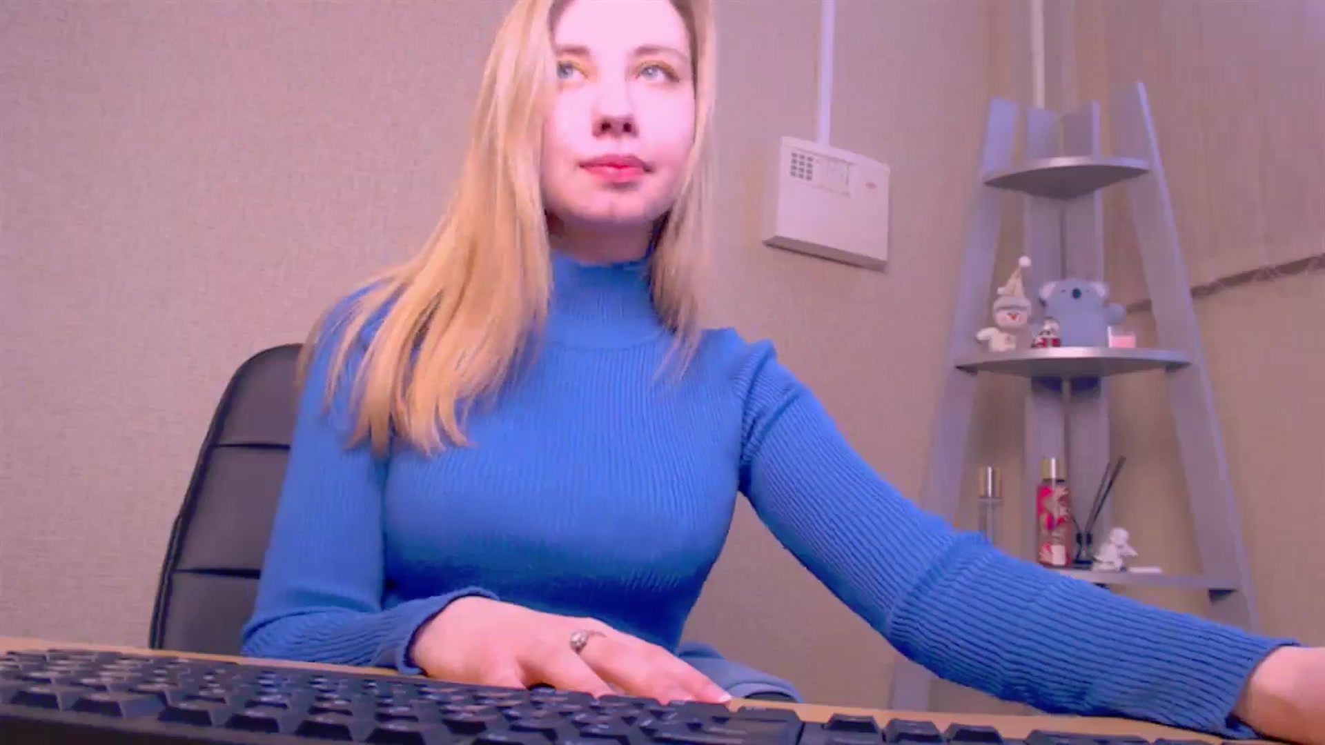Gallery image thumbnail from AliceFire_'s myfreecams stream on, 03/03/2025, 10:30 image 11 of 20