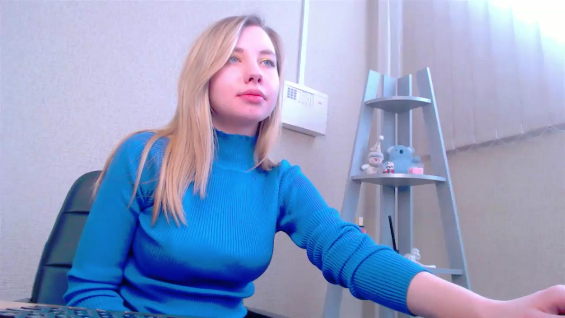 Gallery image thumbnail from AliceFire_'s myfreecams stream on, 03/05/2025, 14:05 image 17 of 20