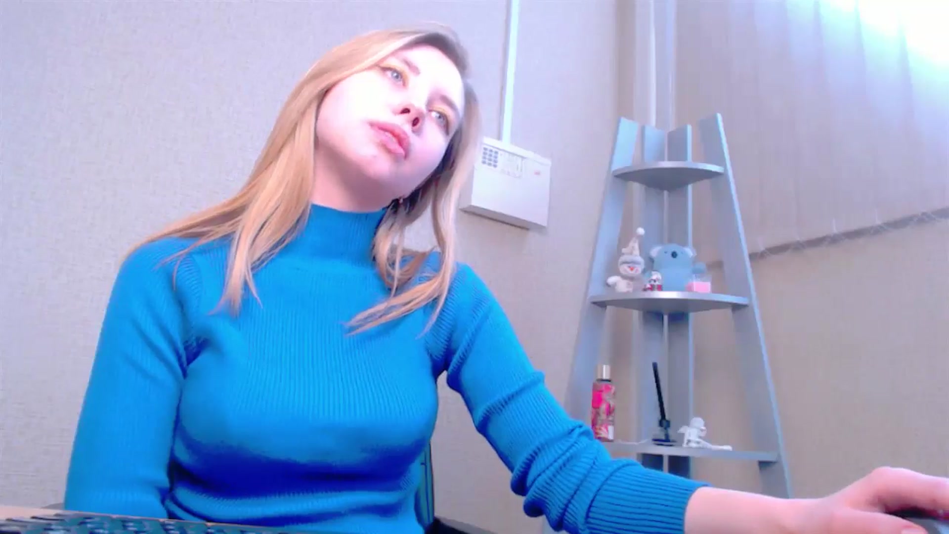 Gallery image thumbnail from AliceFire_'s myfreecams stream on, 03/05/2025, 14:05 image 19 of 20
