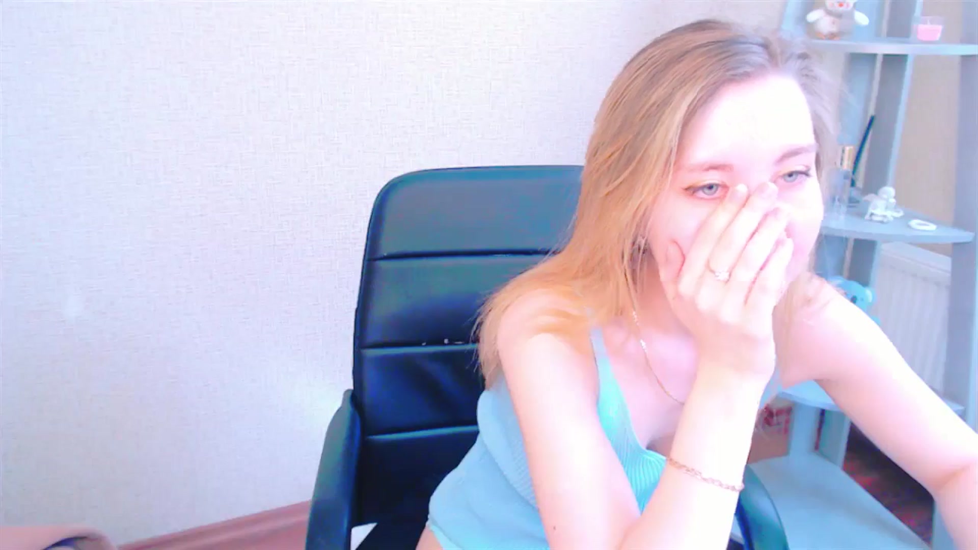 Gallery image thumbnail from AliceFire_'s myfreecams stream on, 03/18/2025, 10:11 image 17 of 20