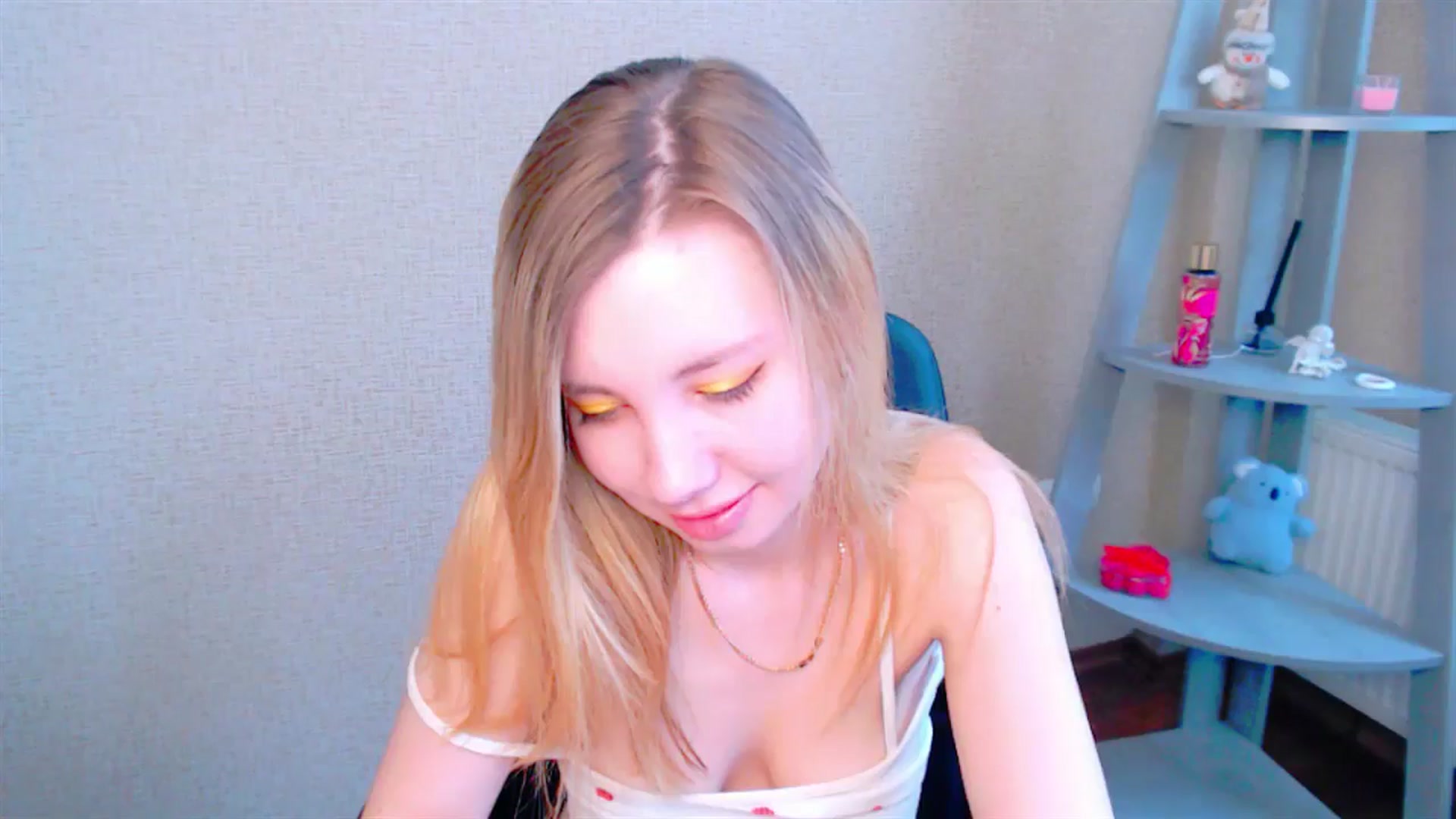 Gallery image thumbnail from AliceFire_'s myfreecams stream on, 03/19/2025, 09:32 image 14 of 20
