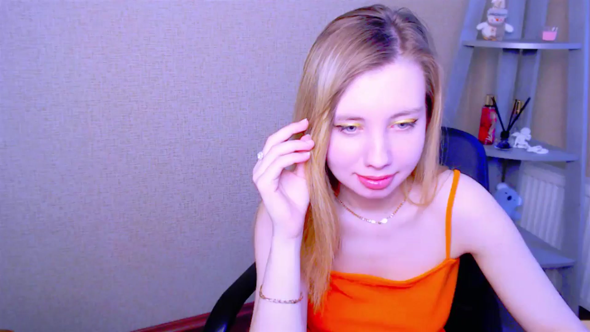Gallery image thumbnail from AliceFire_'s myfreecams stream on, 03/25/2025, 08:20 image 20 of 20