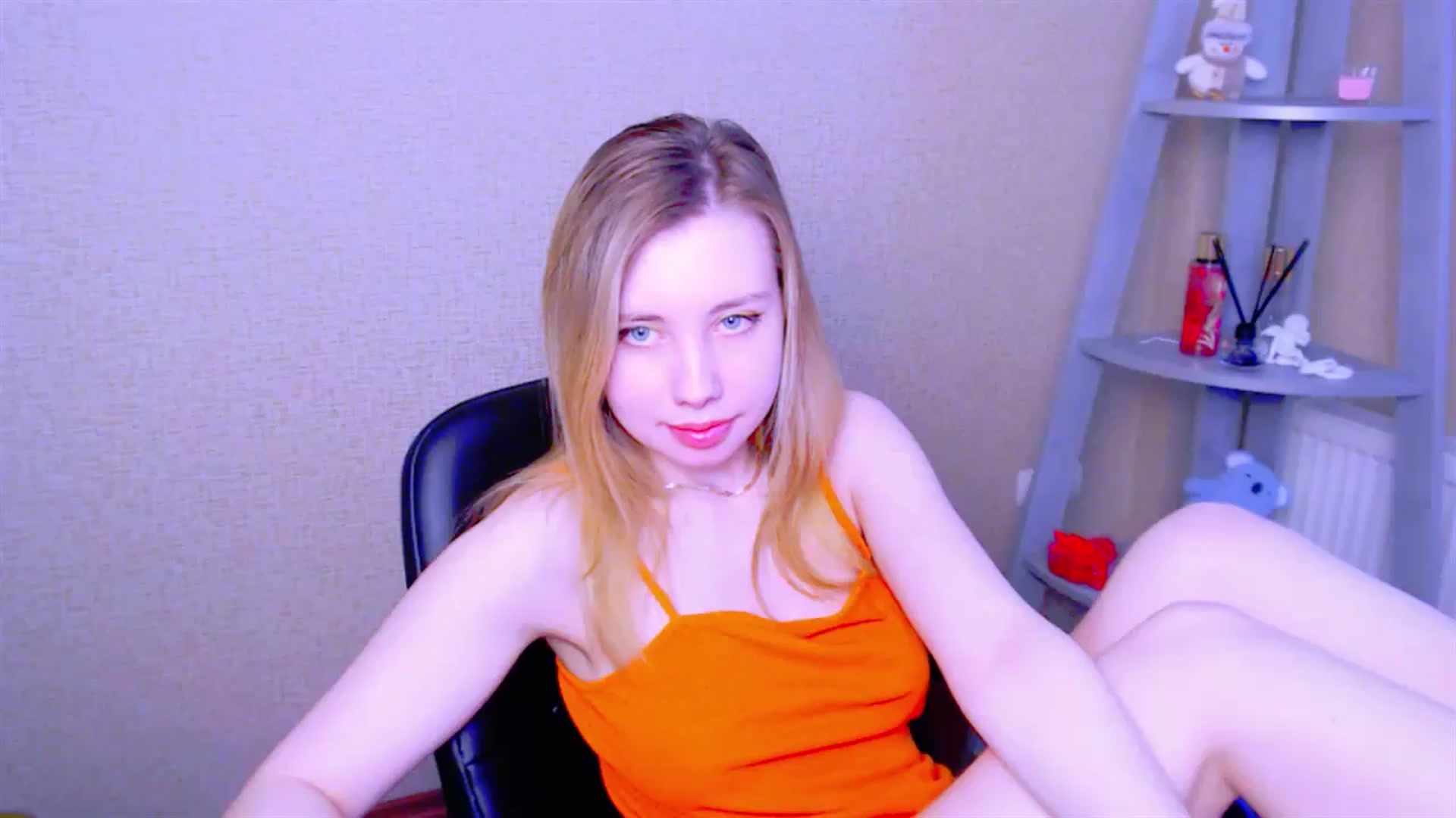 Gallery image thumbnail from AliceFire_'s myfreecams stream on, 03/25/2025, 08:20 image 18 of 20