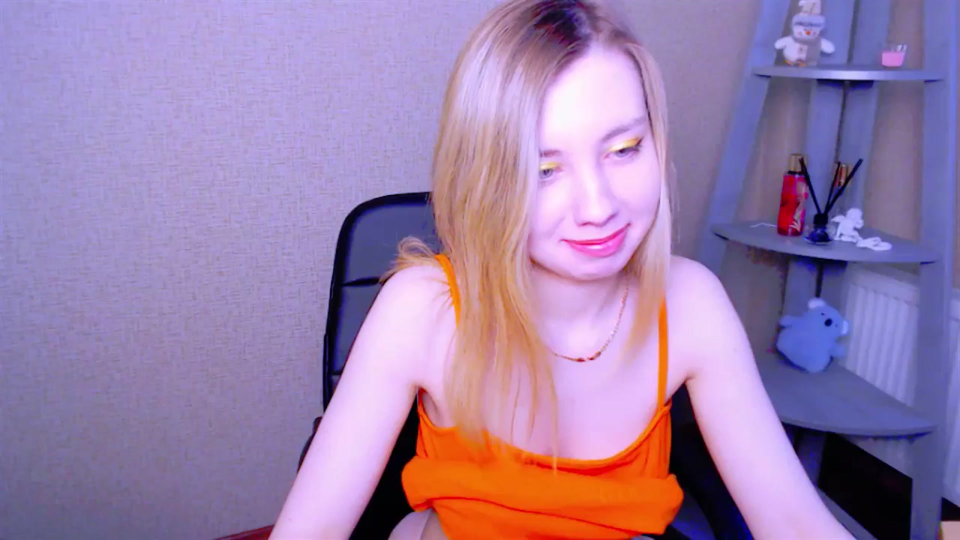 Gallery image thumbnail from AliceFire_'s myfreecams stream on, 03/25/2025, 08:20 image 3 of 20