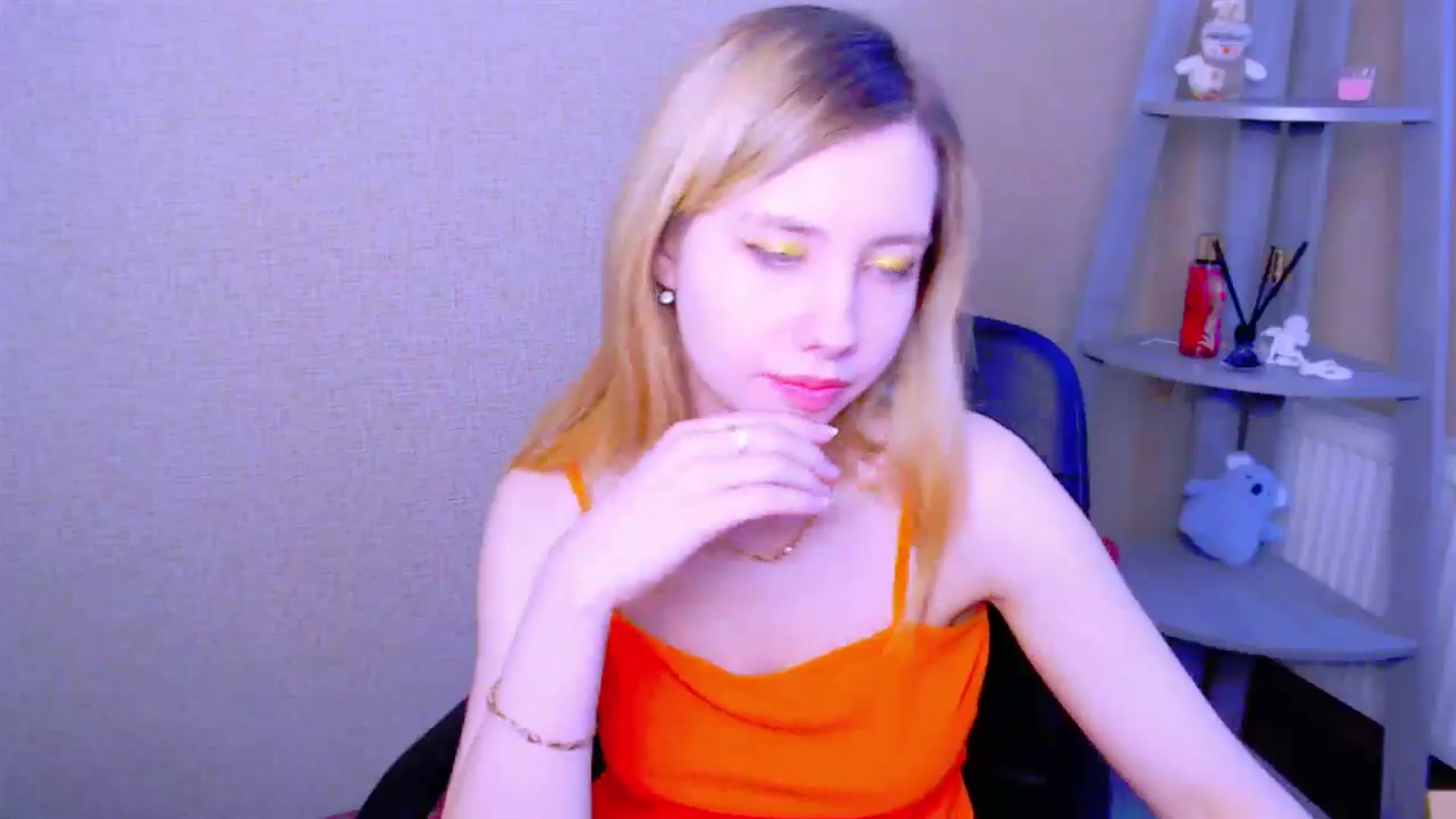 Gallery image thumbnail from AliceFire_'s myfreecams stream on, 03/25/2025, 08:20 image 7 of 20