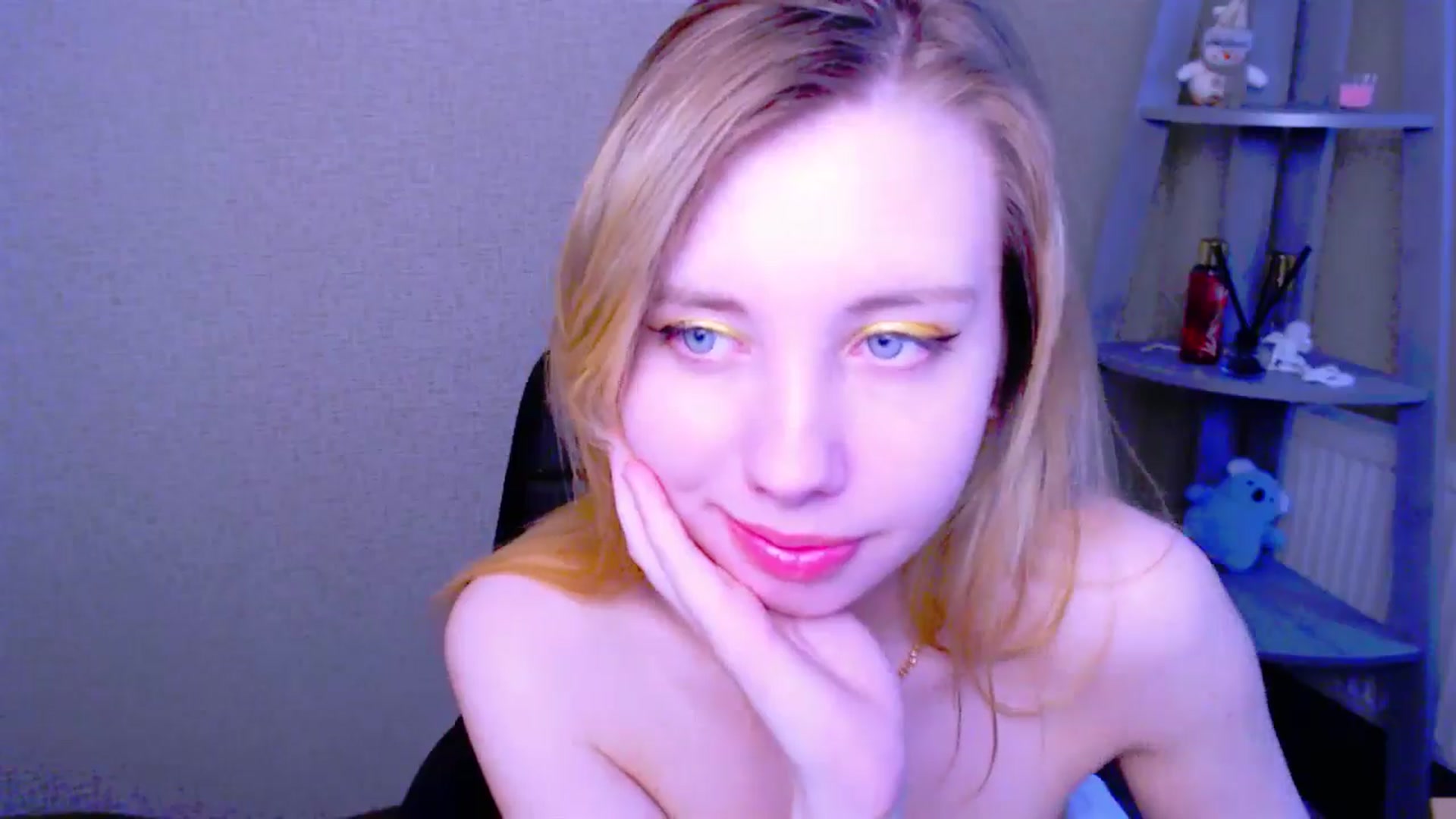 Gallery image thumbnail from AliceFire_'s myfreecams stream on, 03/25/2025, 12:12 image 6 of 20